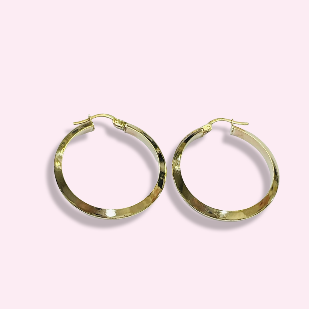 1.25” 4mm 10K Yellow Gold Knife’s Edge Round Round Hoop Earrings