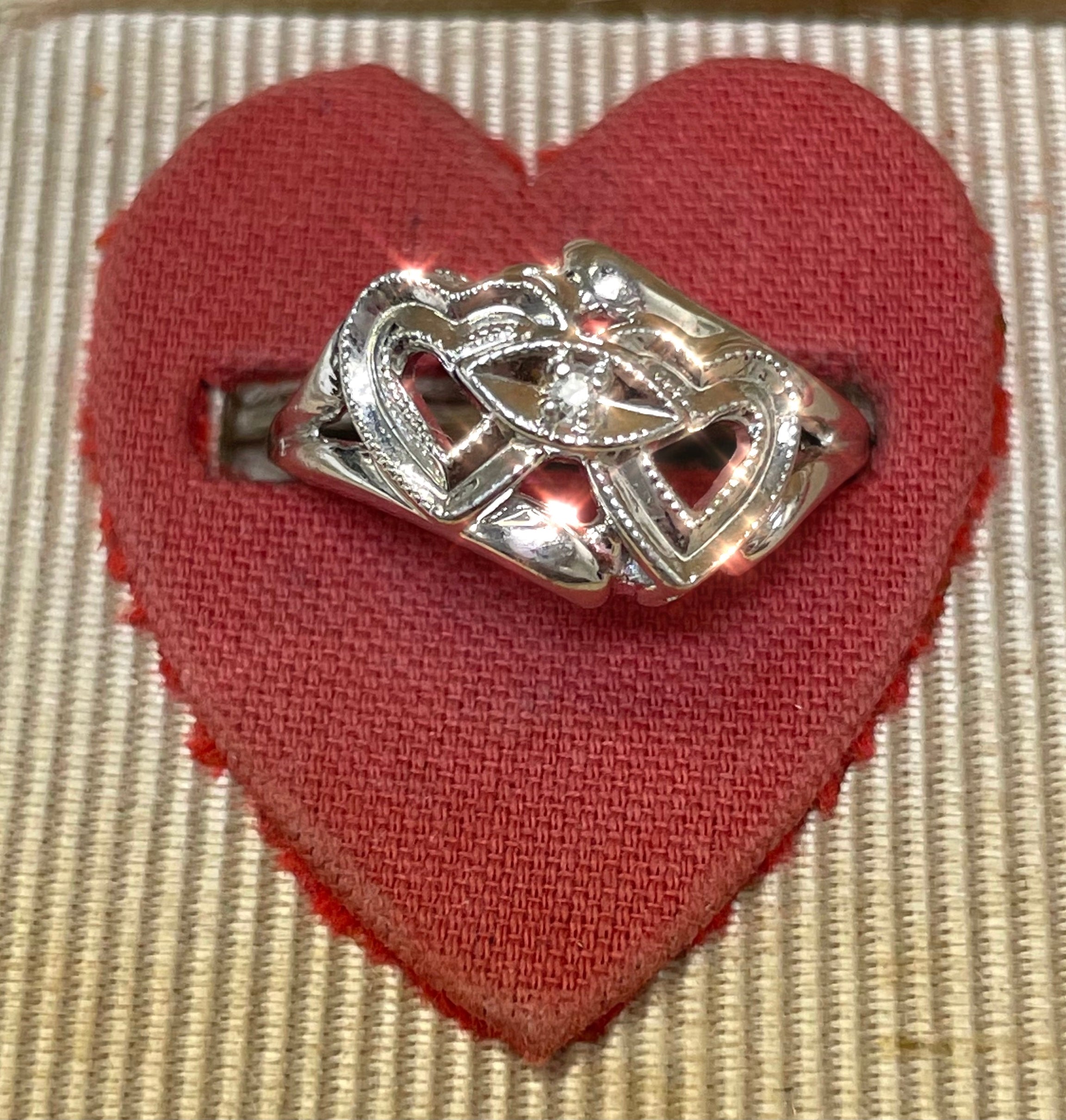 14K White Gold Diamond Double Heart Vintage Ring