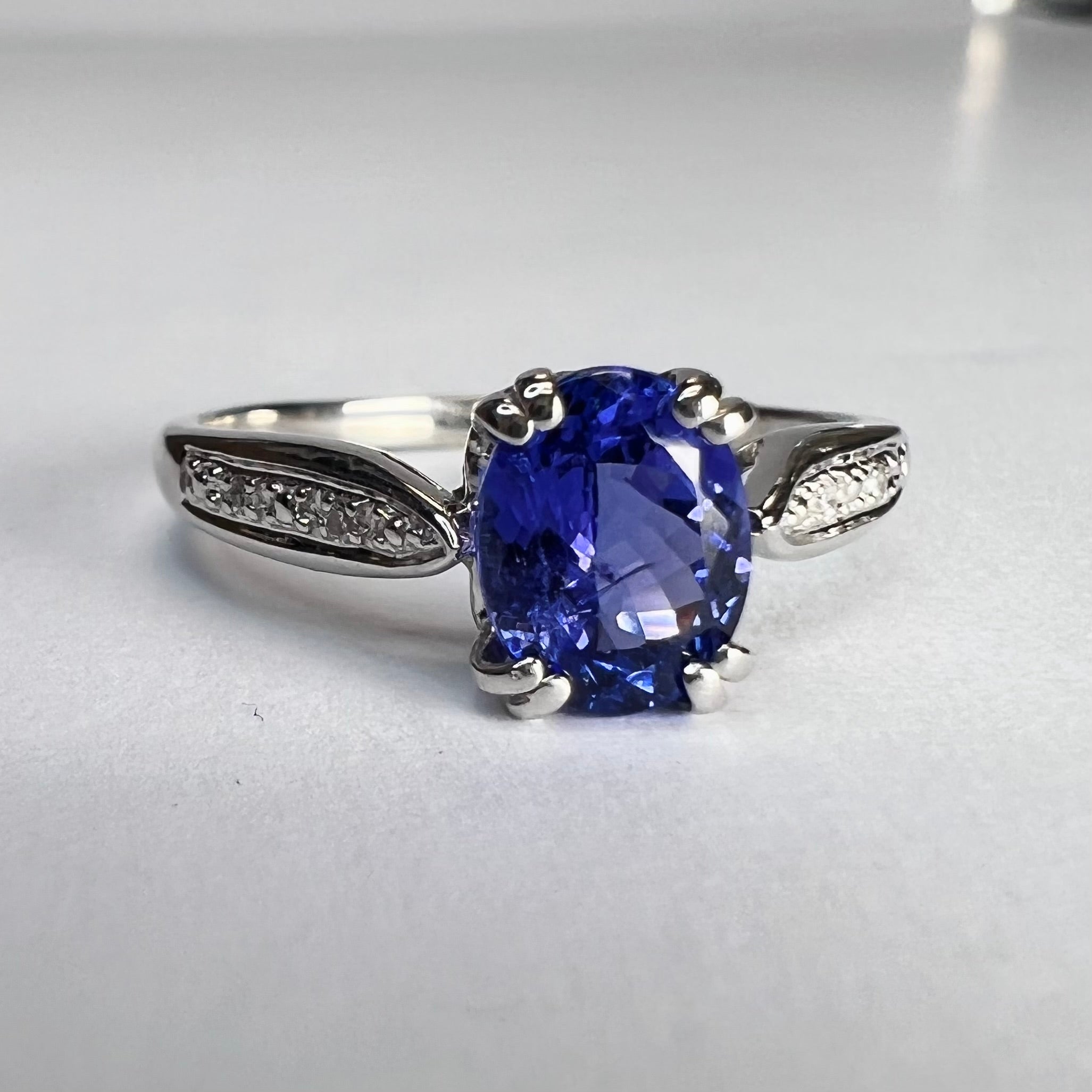 Gorgeous Basket set Tanzanite and Diamond 14K White Gold Ring Size 9