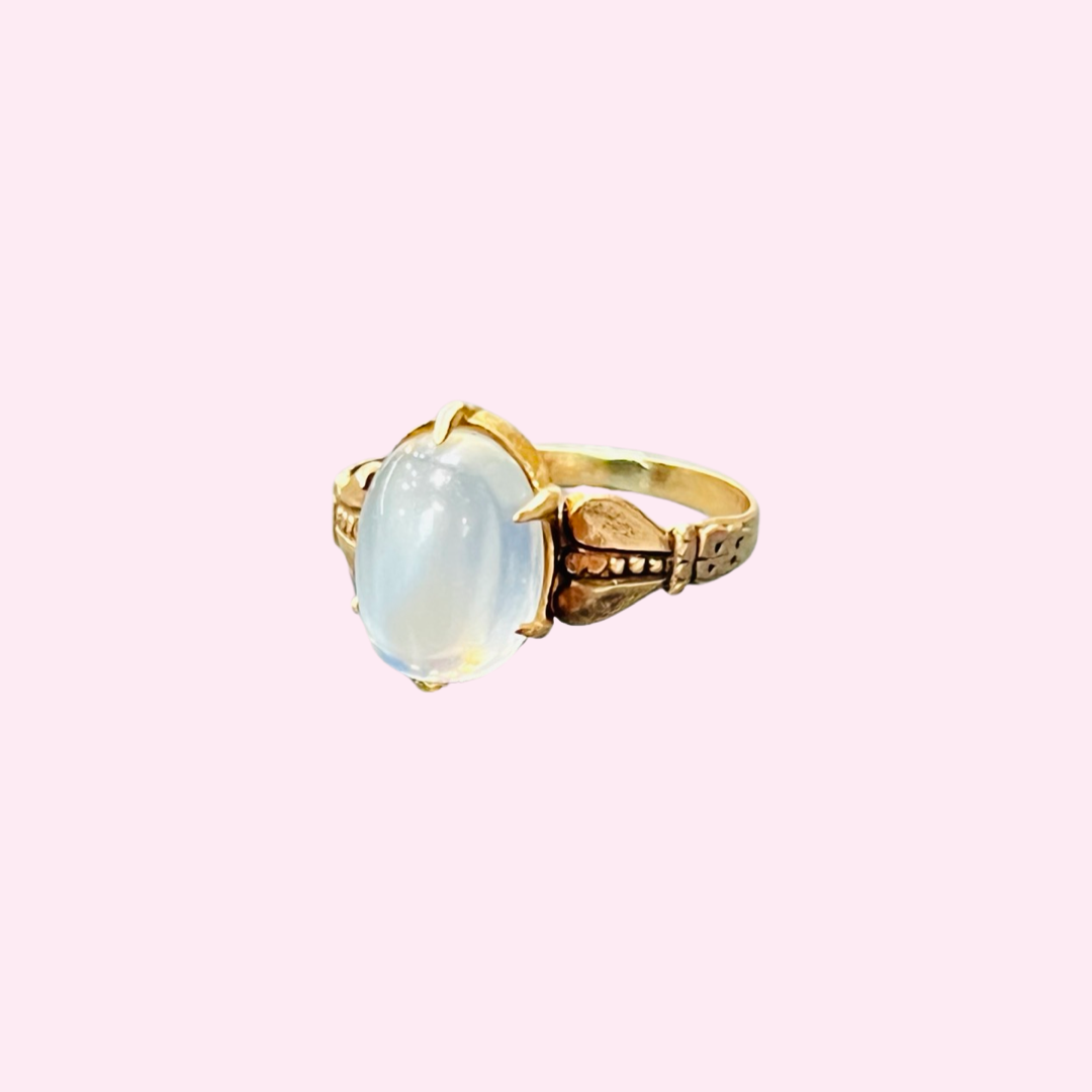 10K Yellow Gold Vintage Moonstone Ring Size 5.25