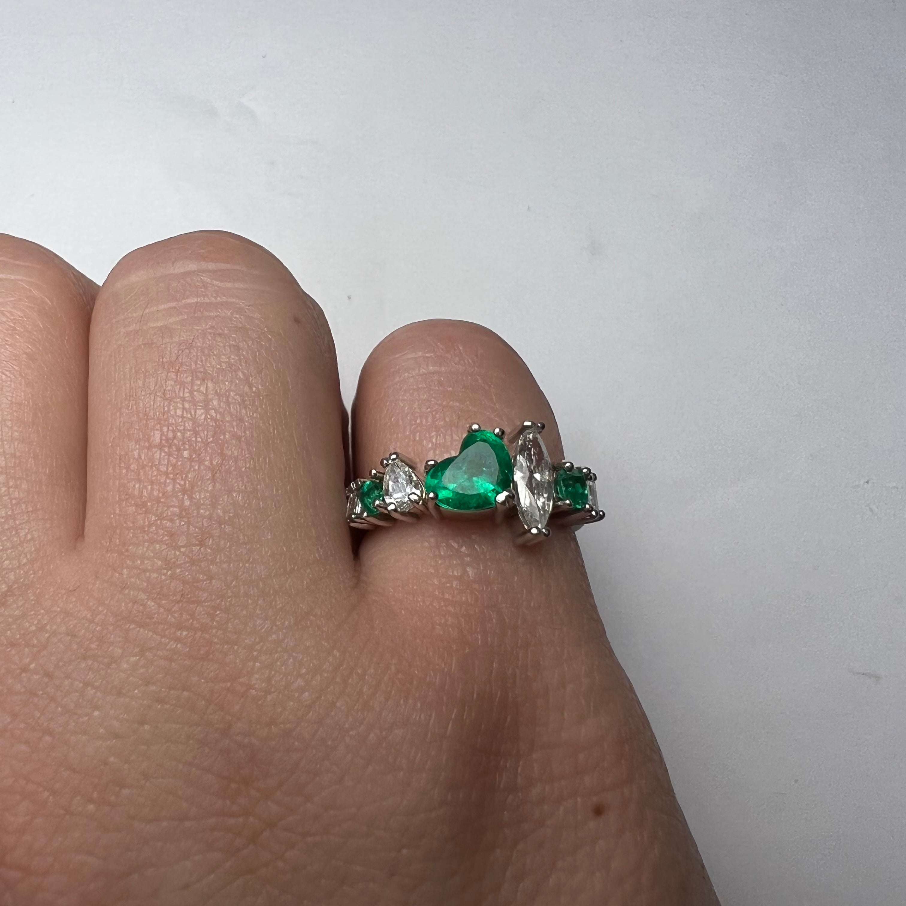 Solid 18K White Gold Multi-shape Diamond and Emerald Ring Band Size 5.5