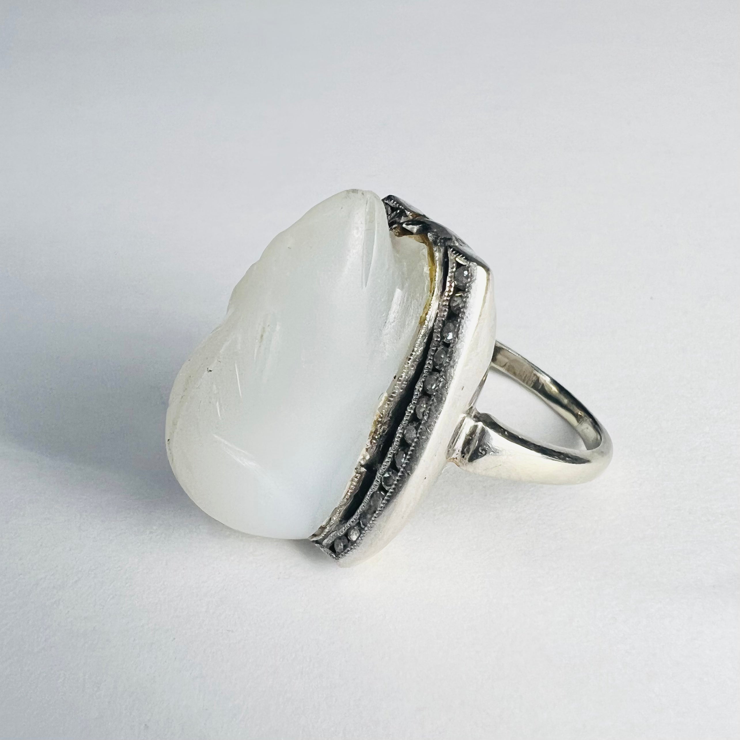 Antique 14K White Gold Carved Bunny White Jade with Diamond Ring Size 5.5