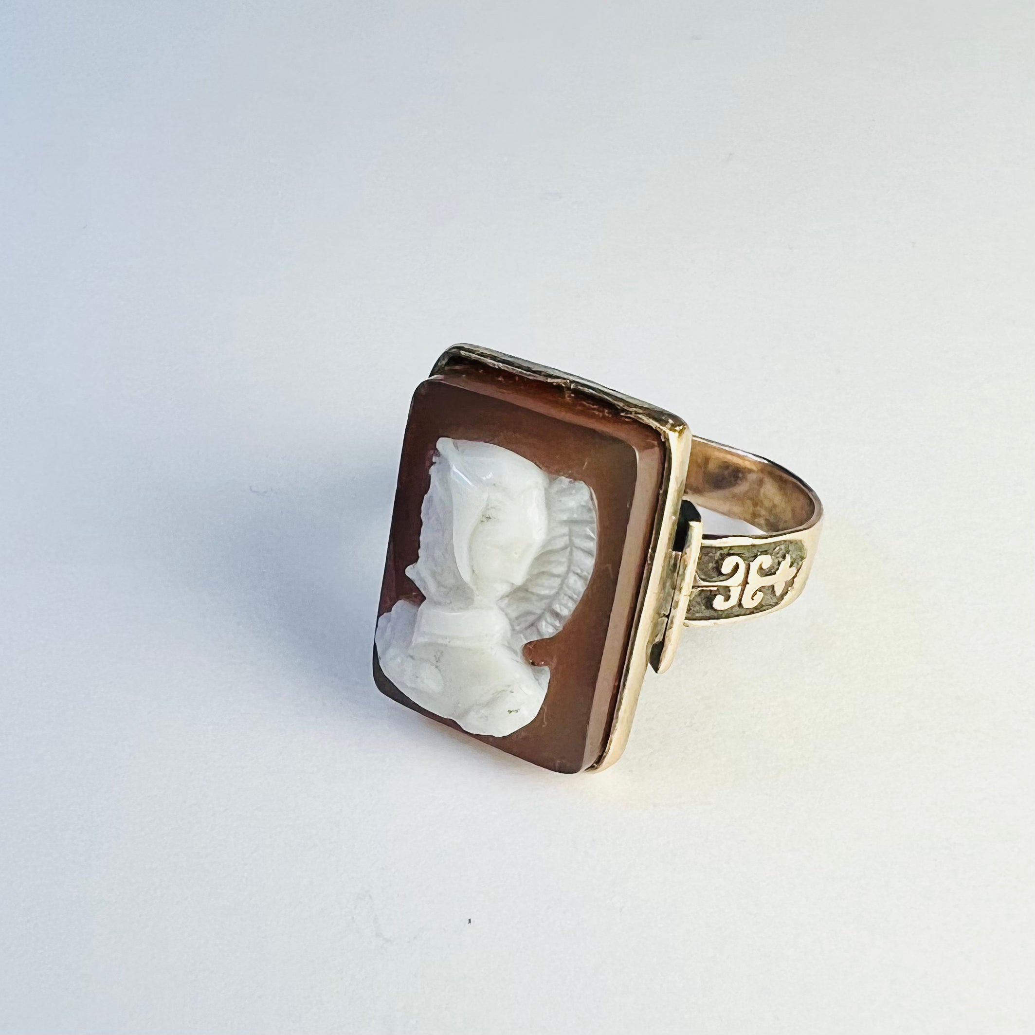 Antique Victorian 10K Rose Gold Heart Stone Cameo Engraved Band Ring Size 6.25