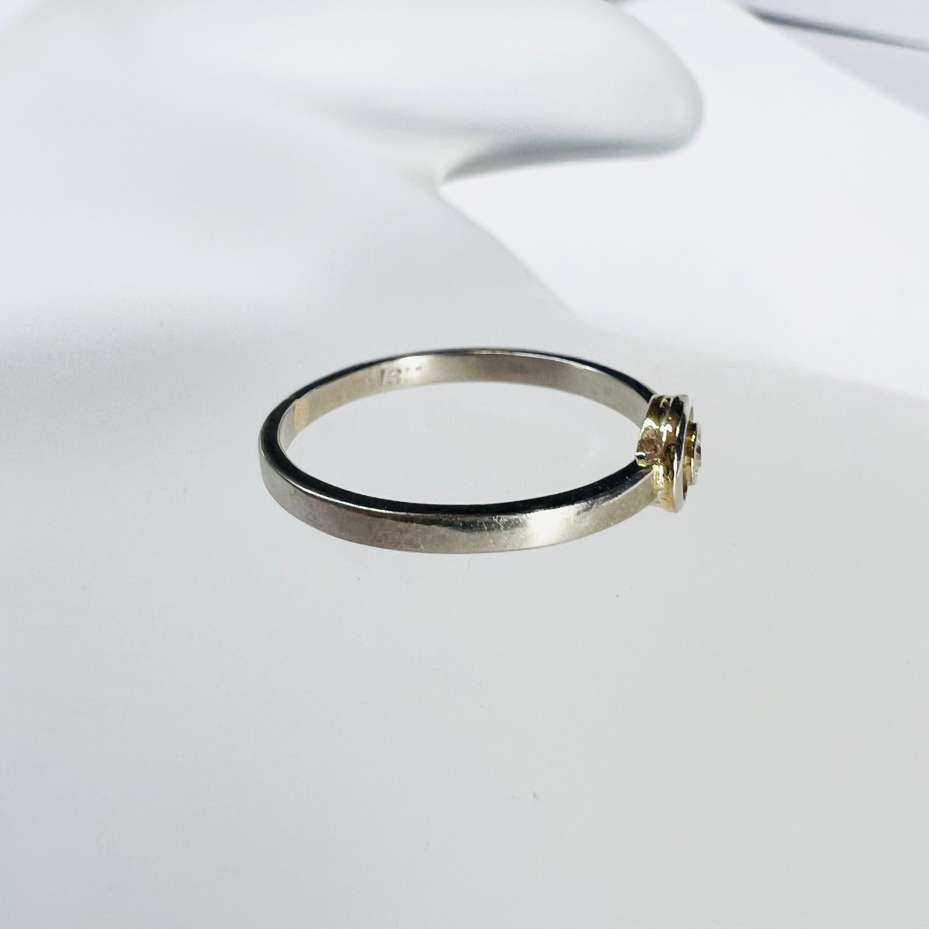 Solid 18K White Gold Bezel Diamond Engagement Ring Band Size 7.5