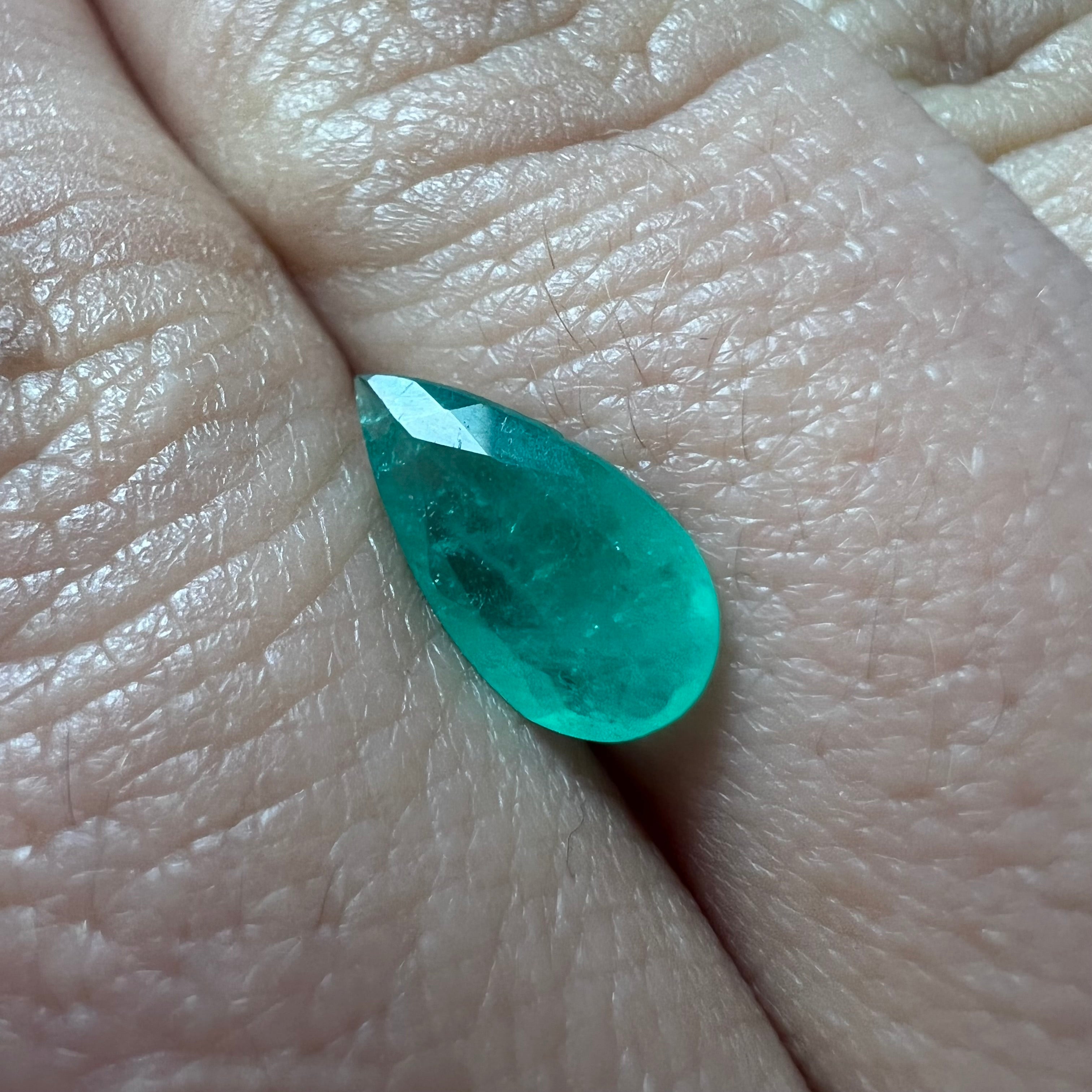 1.07CT Loose Natural Colombian Emerald Pear Cut 11.12x5.76x2.95mm