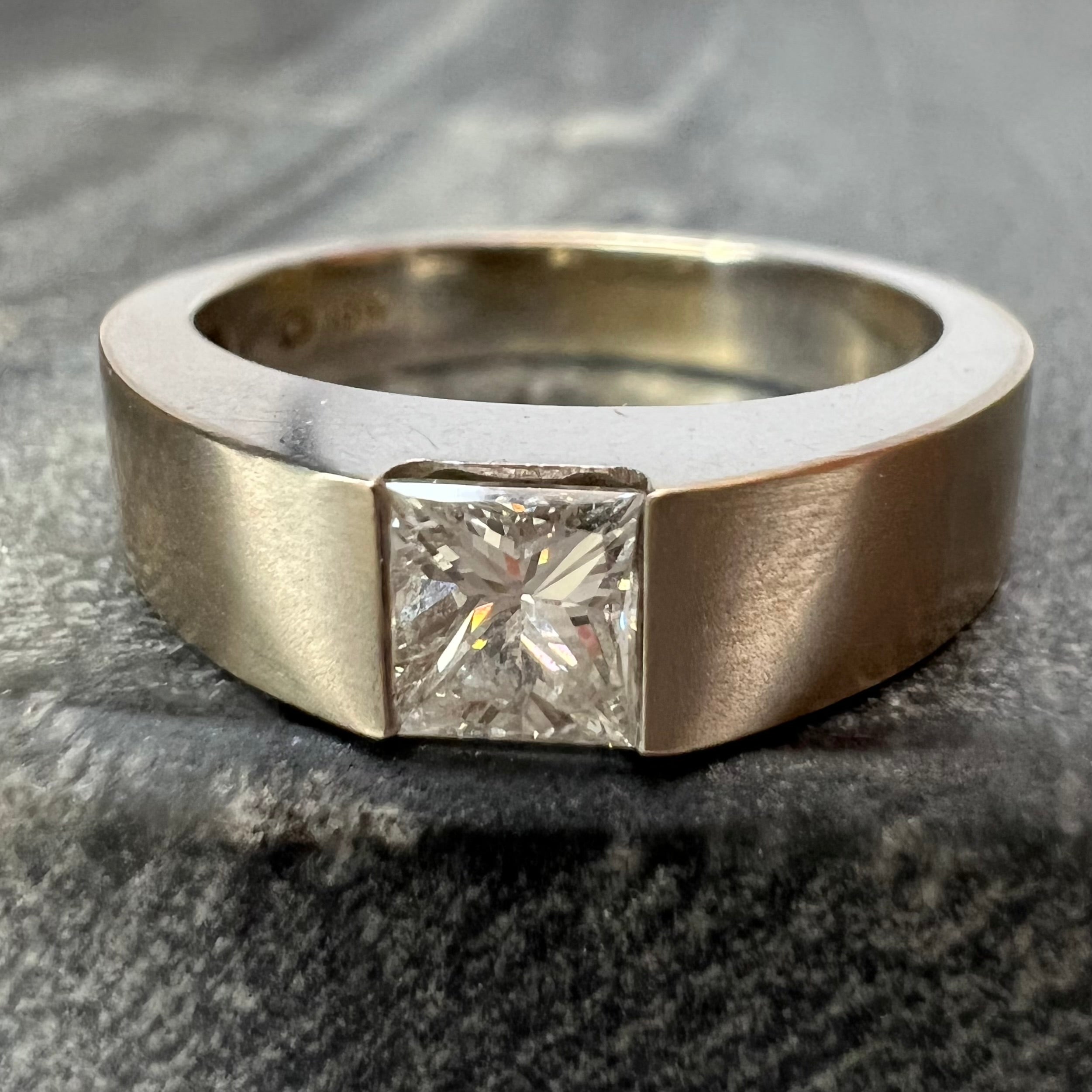 Solid 18K White Gold Thick Band with Princess Cut Diamond Ring Size 6.75