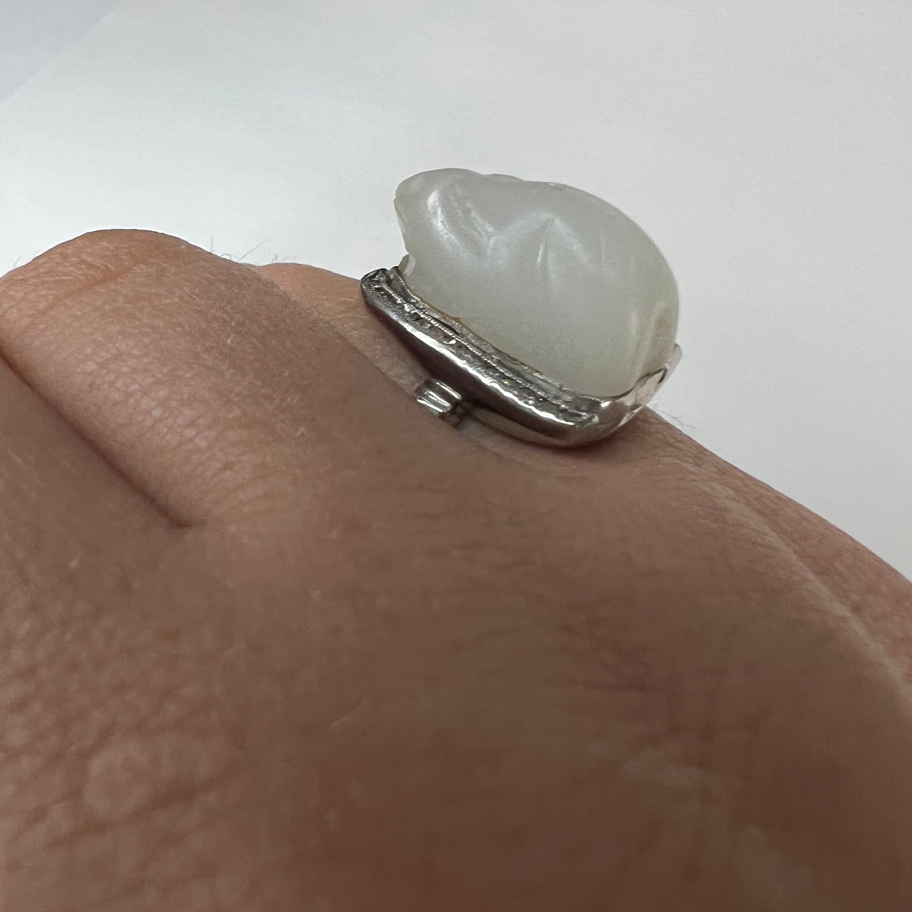 Antique 14K White Gold Carved Bunny White Jade with Diamond Ring Size 5.5