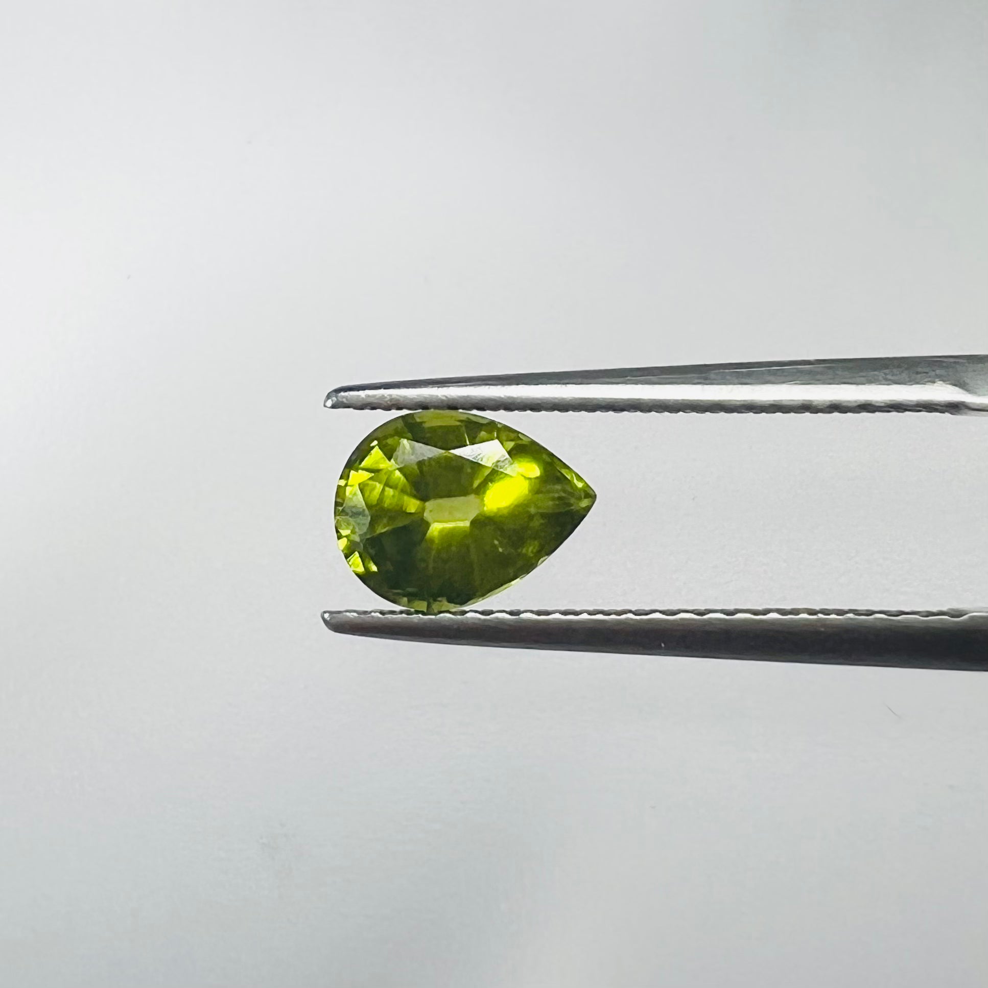 1.40CTW Loose Natural Pear Cut Peridot 8.14x6.14x4.14mm Earth mined Gemstone