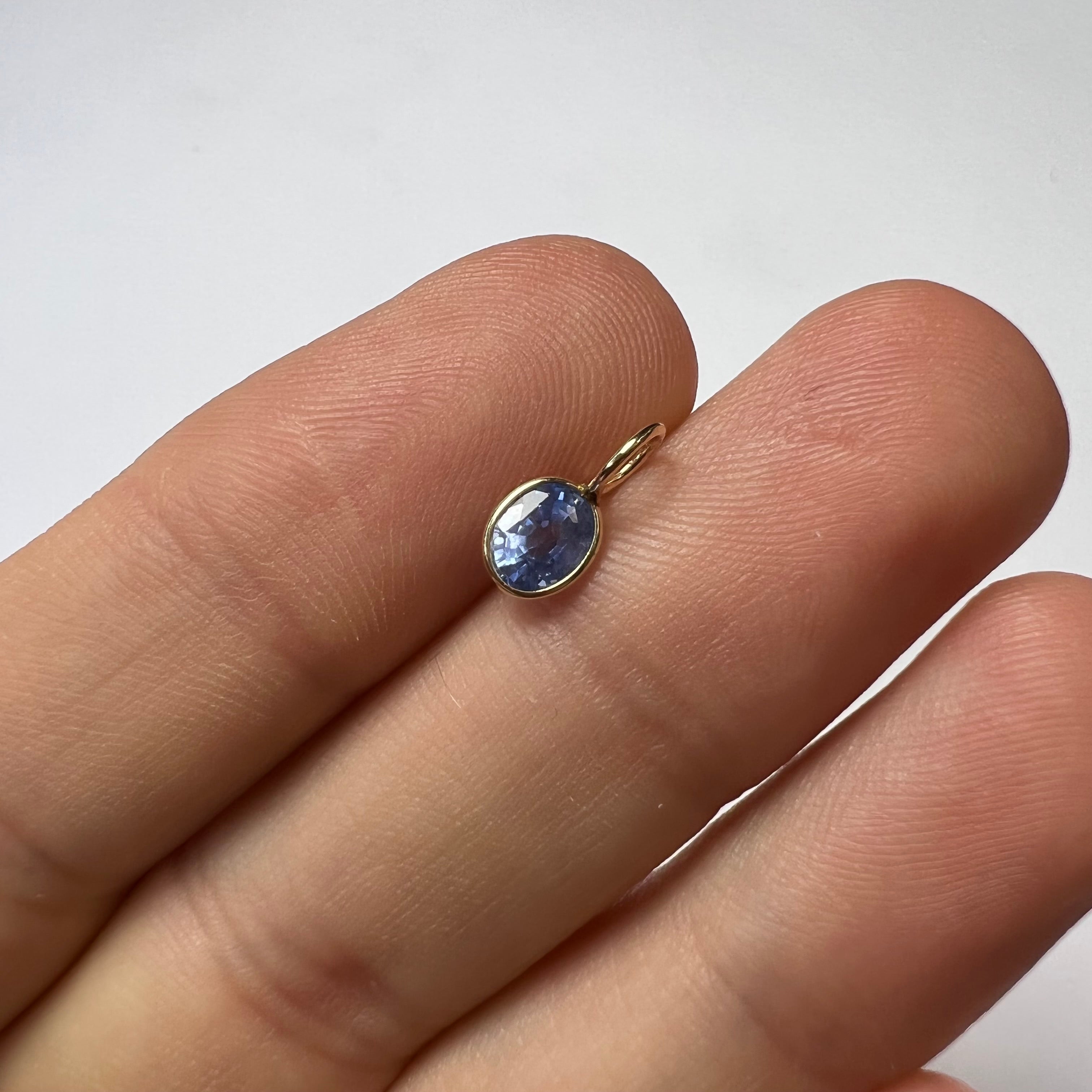Natural Oval Sapphire 14K Yellow Gold Pendant Charm 11x5mm