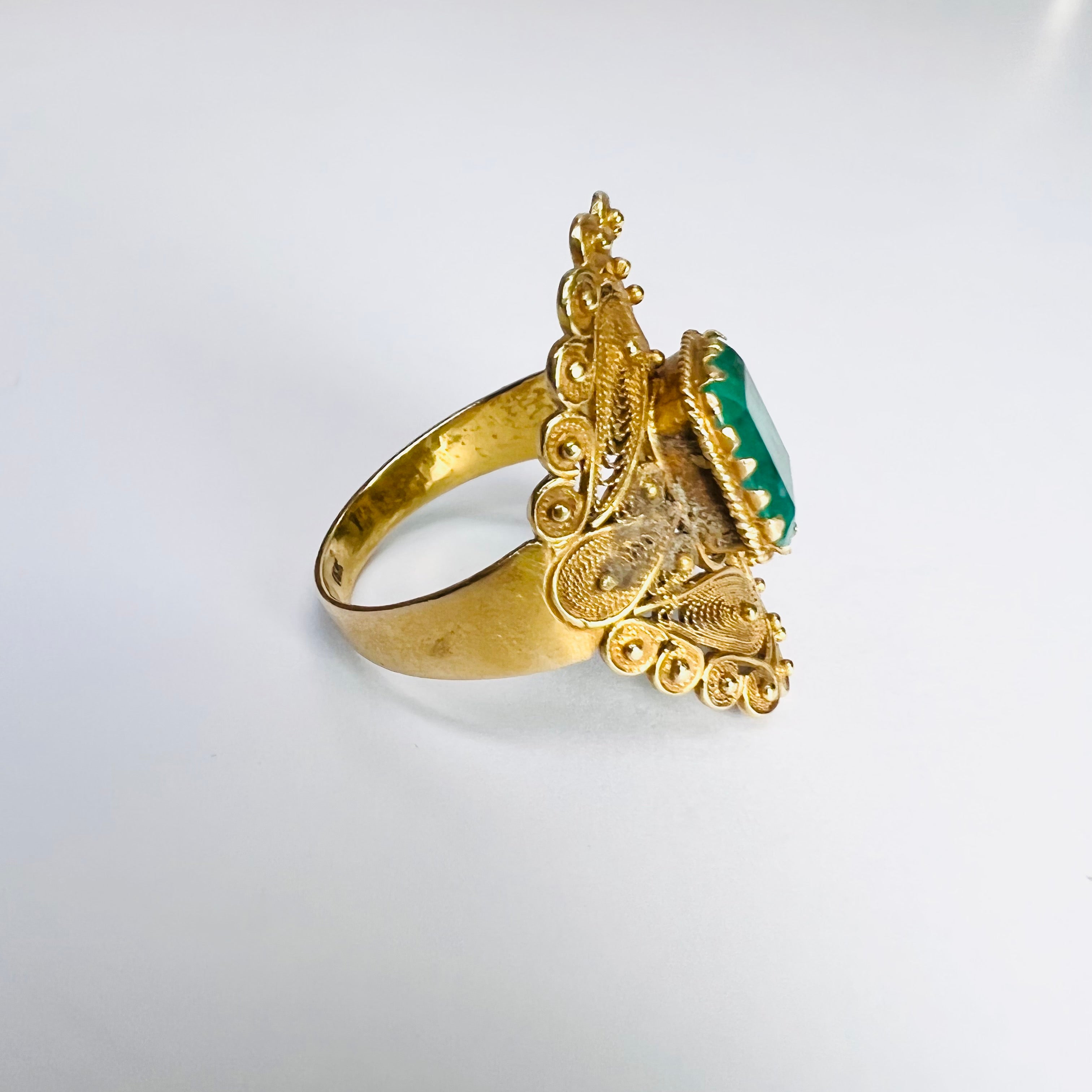 Solid 18K Yellow Gold Emerald Filigree Design Long Ring Size 8.5