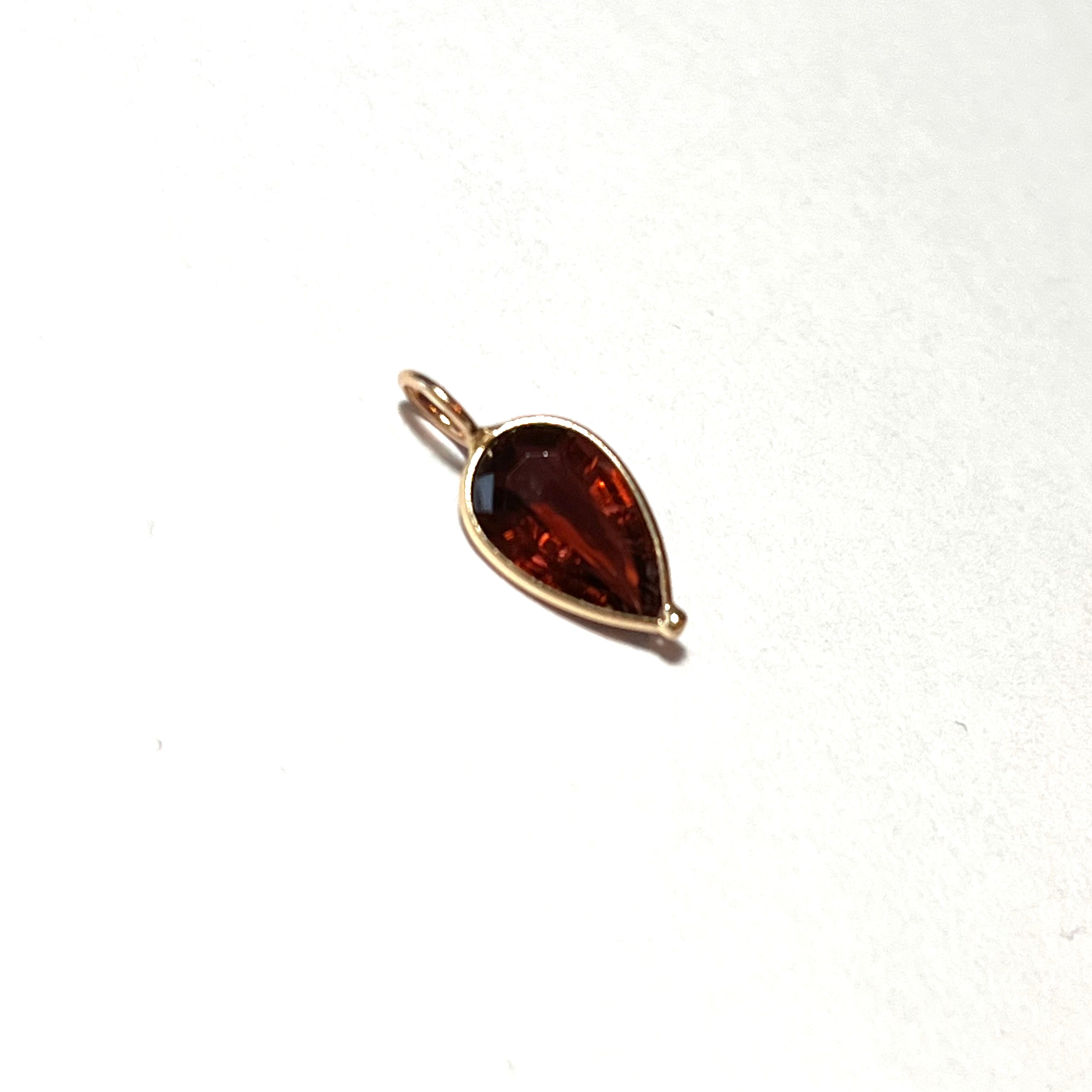 1.24ct Pear Shaped Red Garnet Solid 14K Yellow Gold Charm Pendant 16x6mm