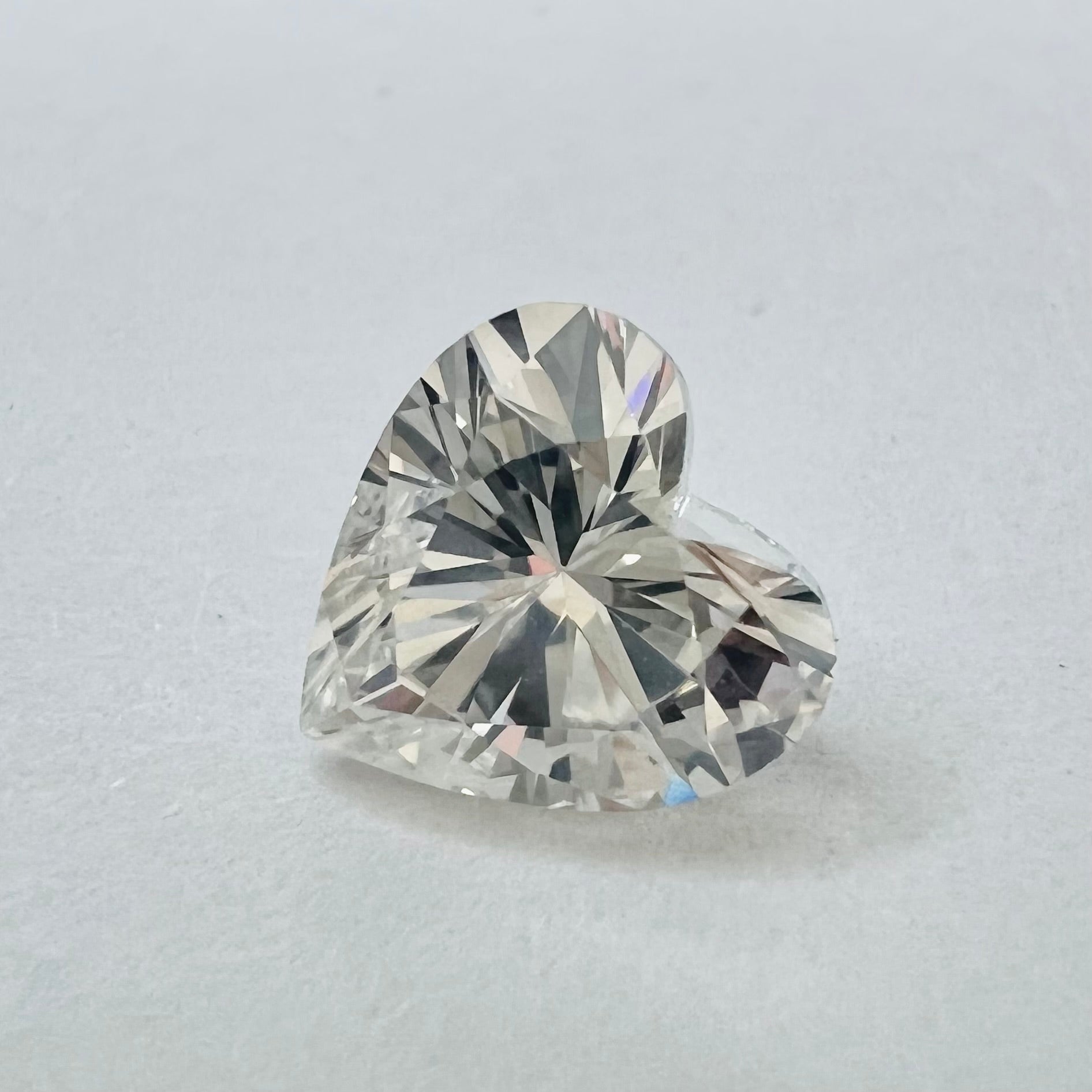 .56CT Heart Shape Diamond H VS2 5.44x5.51x3.21mm Natural Earth mined