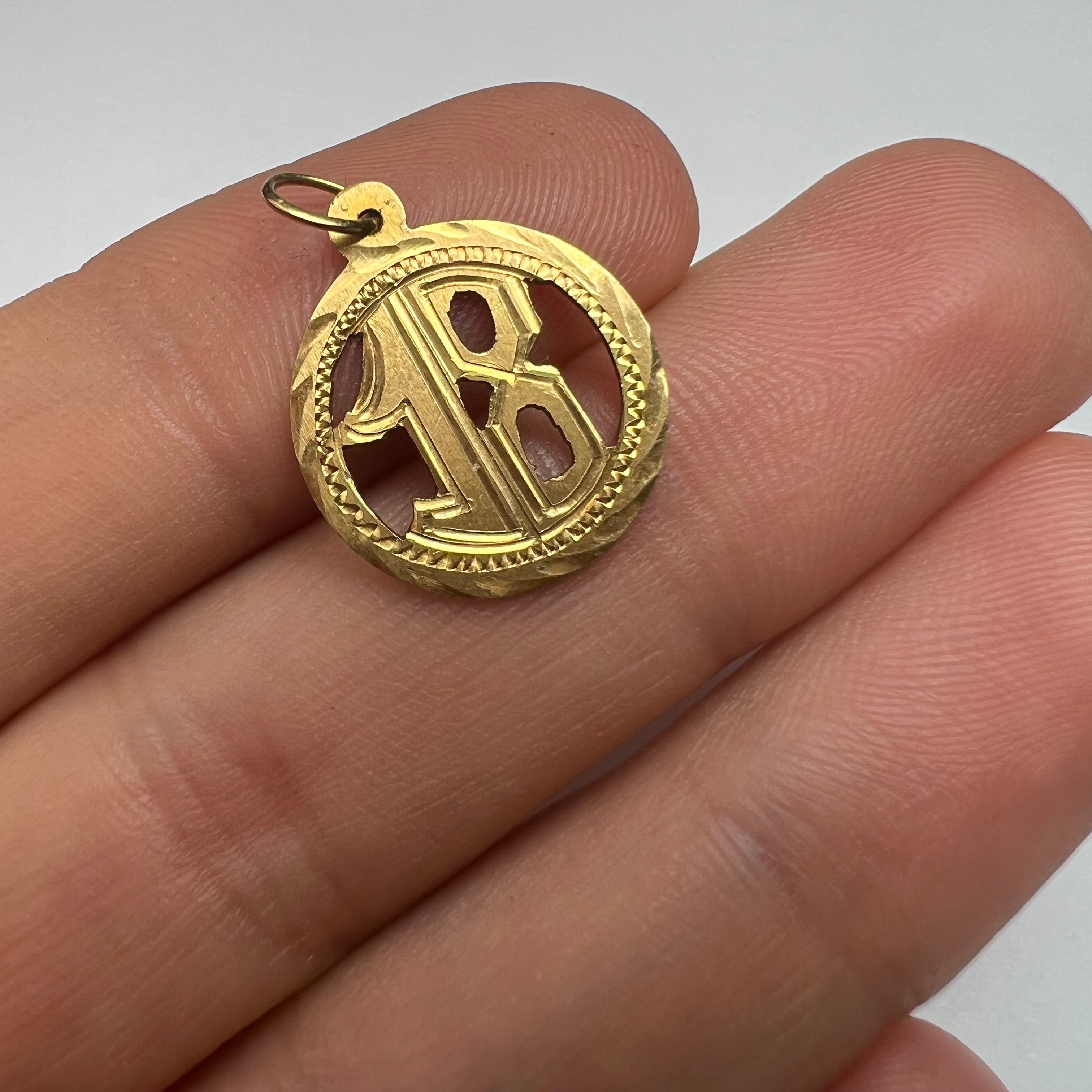 Circle Number 18 Pendant 14K Yellow Gold