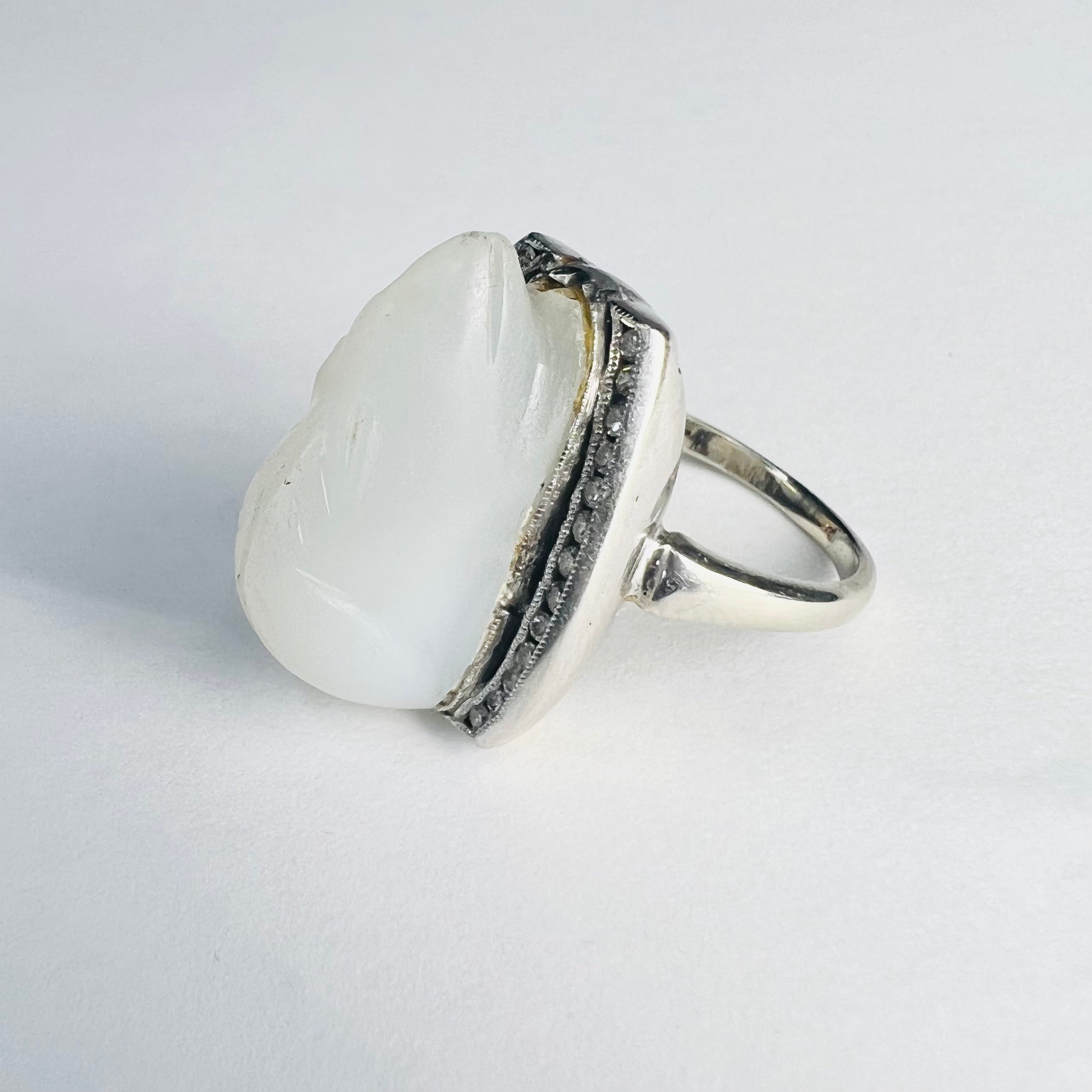 Antique 14K White Gold Carved Bunny White Jade with Diamond Ring Size 5.5