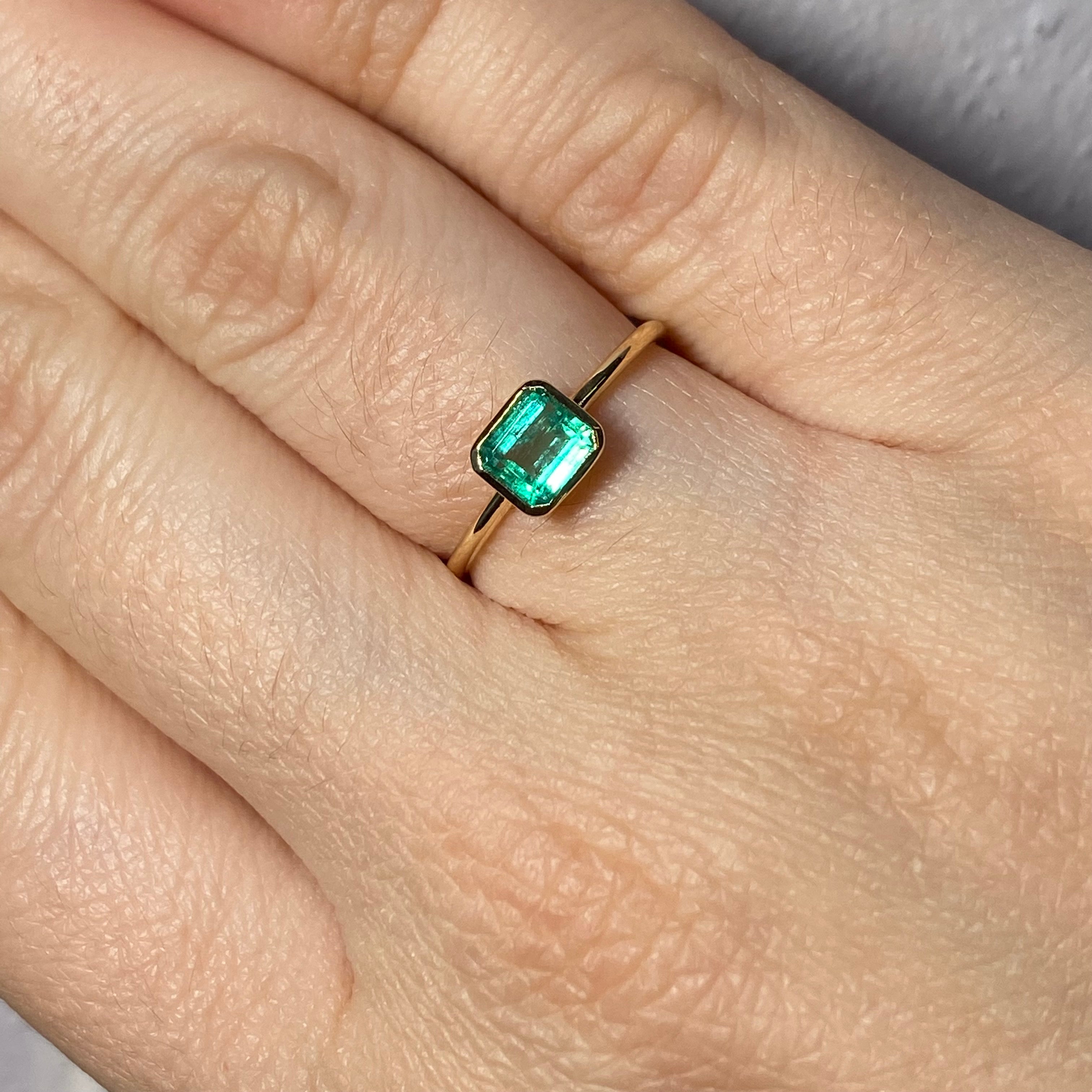 .58CT Colombian Emerald 18K Yellow Gold Solitaire Stacking Ring Size 5