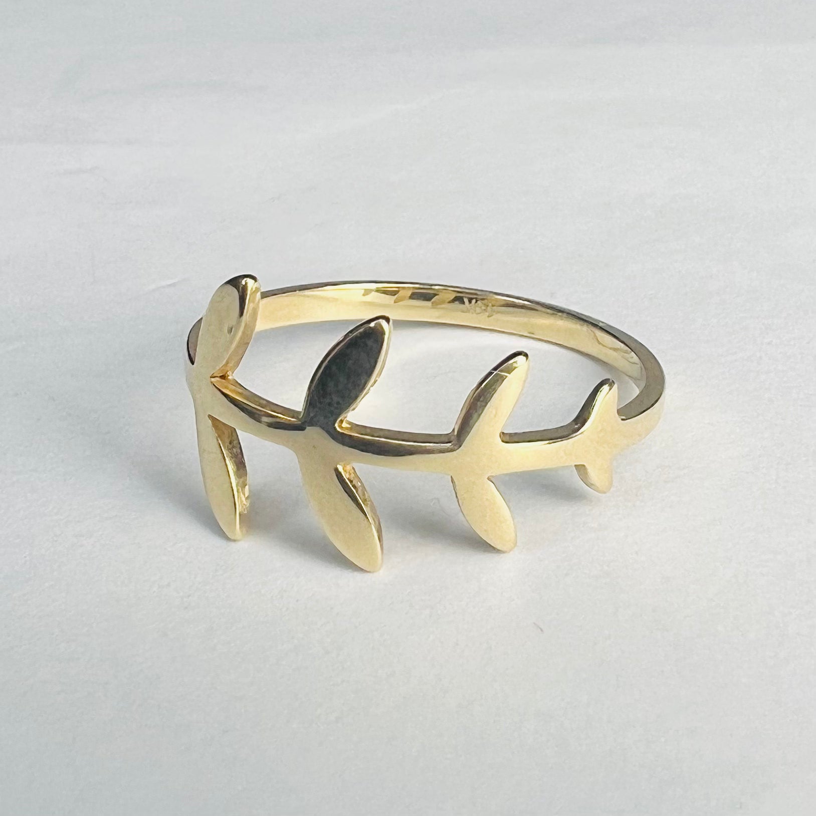 Solid 14K Yellow Gold Nature Leaves Stackable Ring Size 6.25