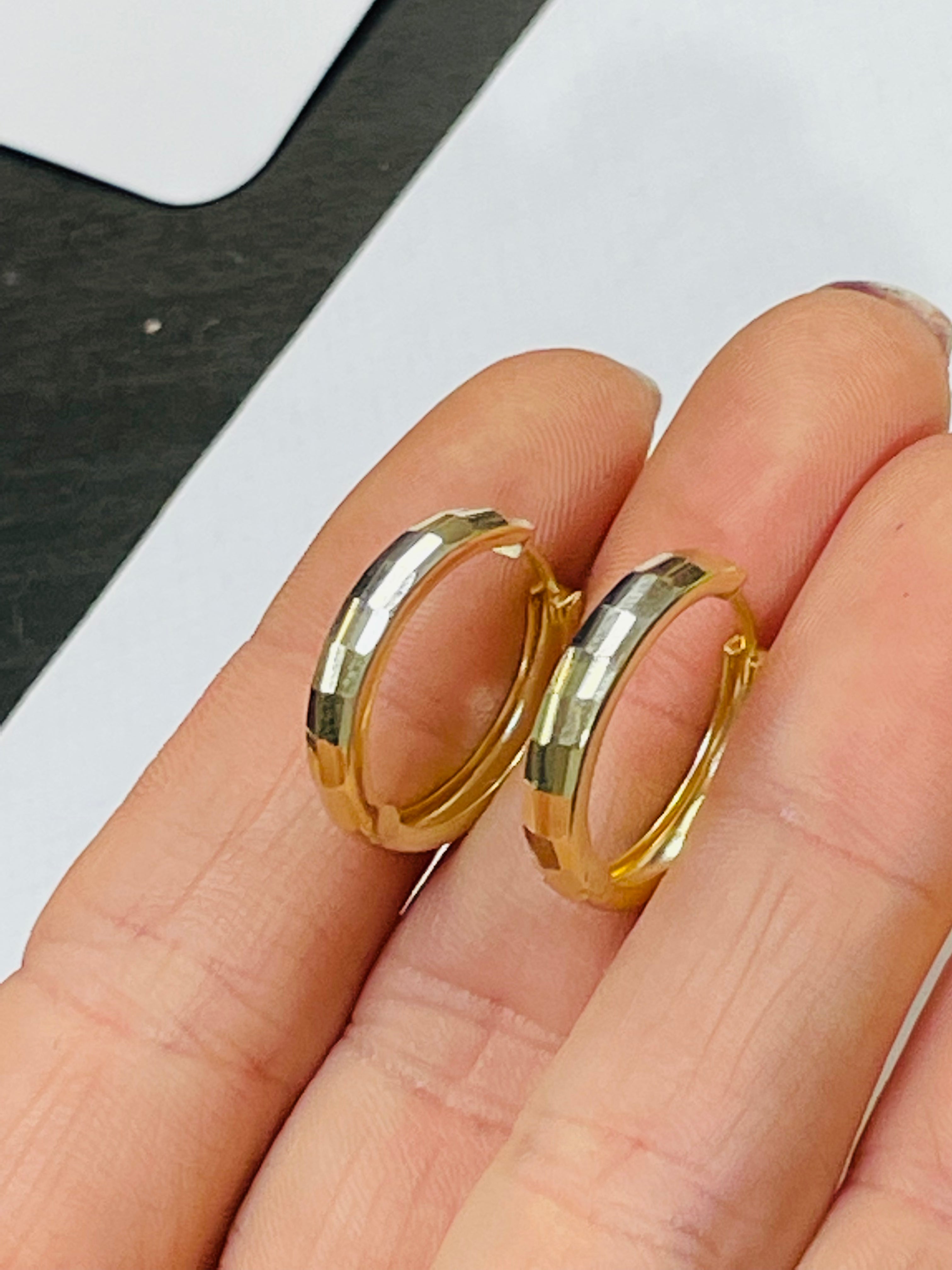 14K Yellow Gold Reversible .75” 3mm Huggie Hoop Earrings