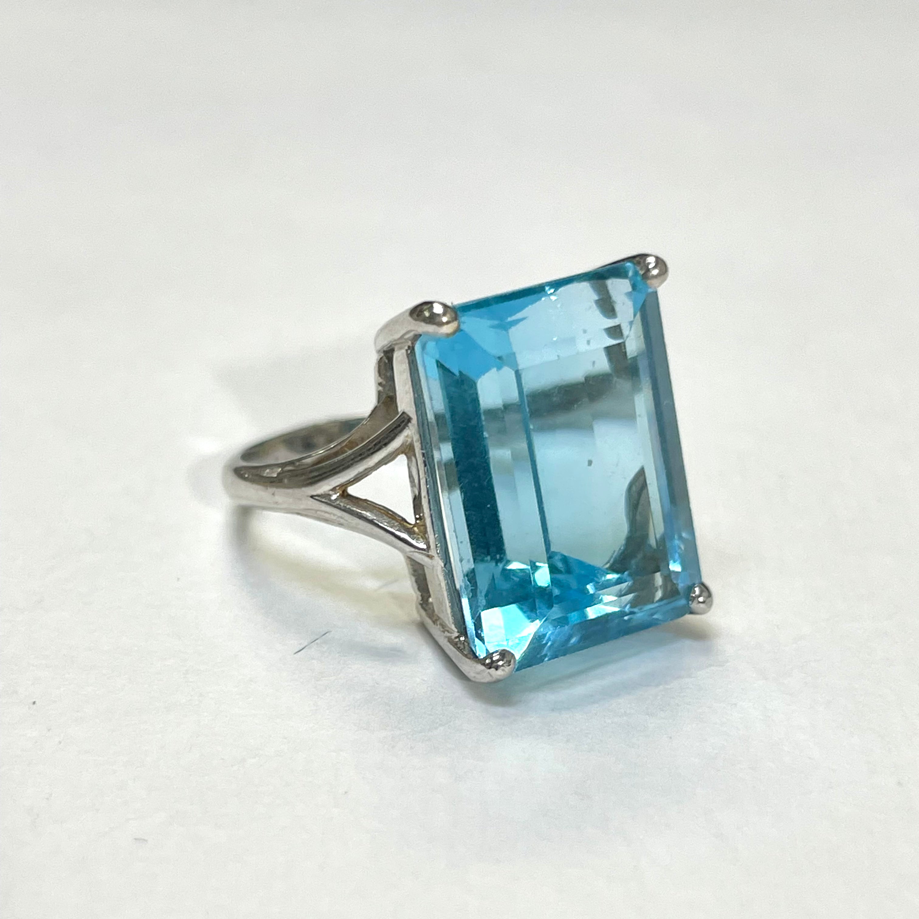 Blue Topaz Ring in Solid 14k White Gold Size 4.75