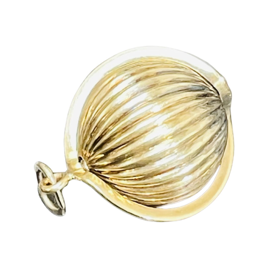 Vintage Spinning Fluted 18K Yellow Gold Sphere Ball Charm Pendant