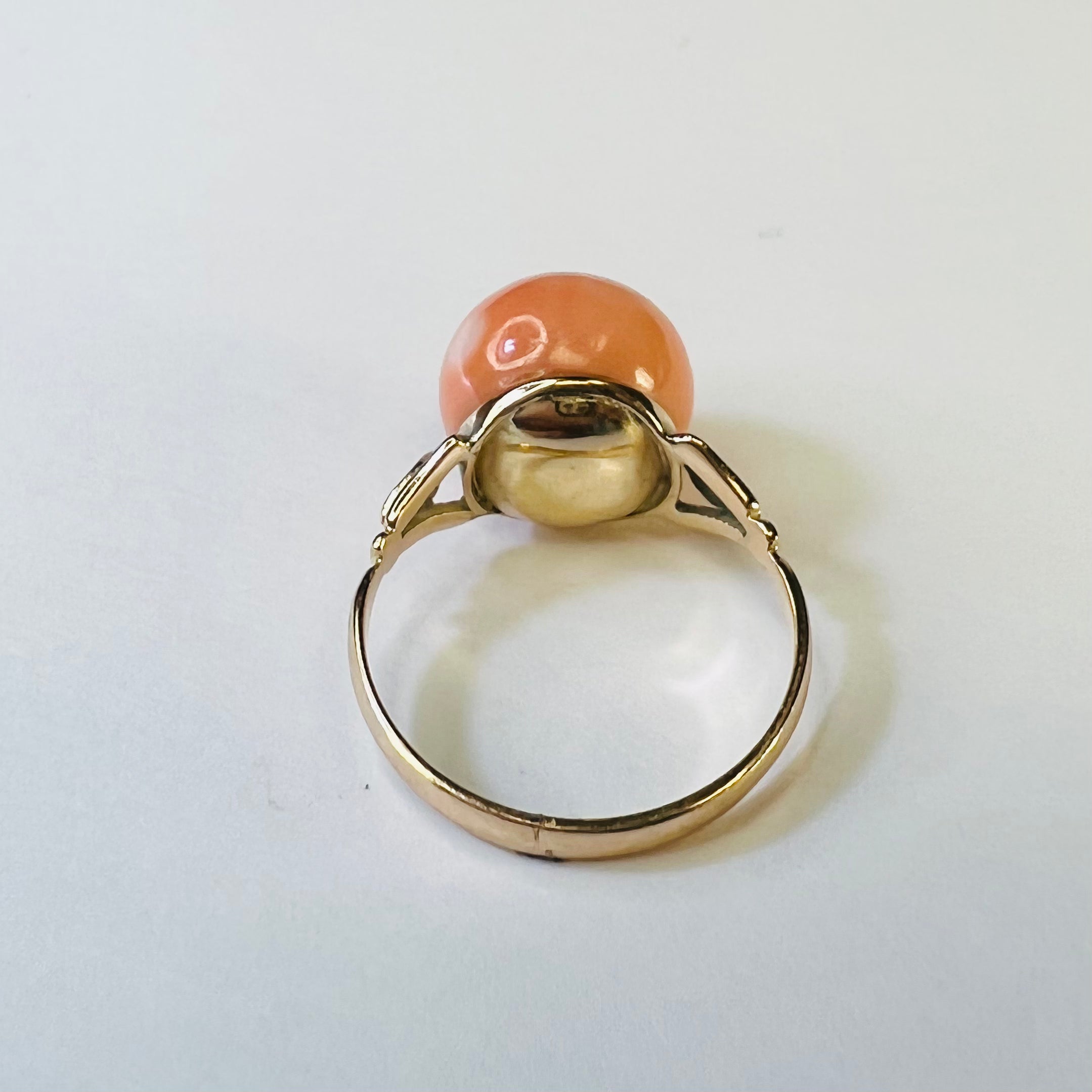 14K Yellow Gold Coral Ring Band Size 6