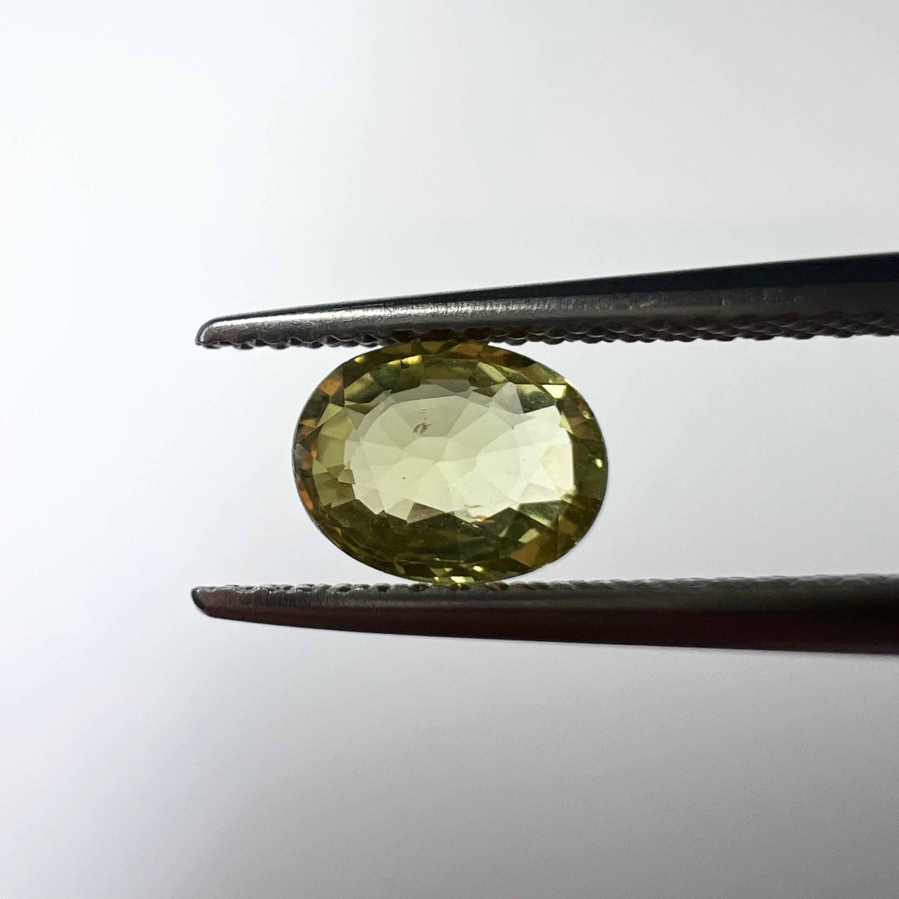 .97CTW Loose Yellow Oval Sapphire 6.96x5.42x2.70mm Earth mined Gemstone