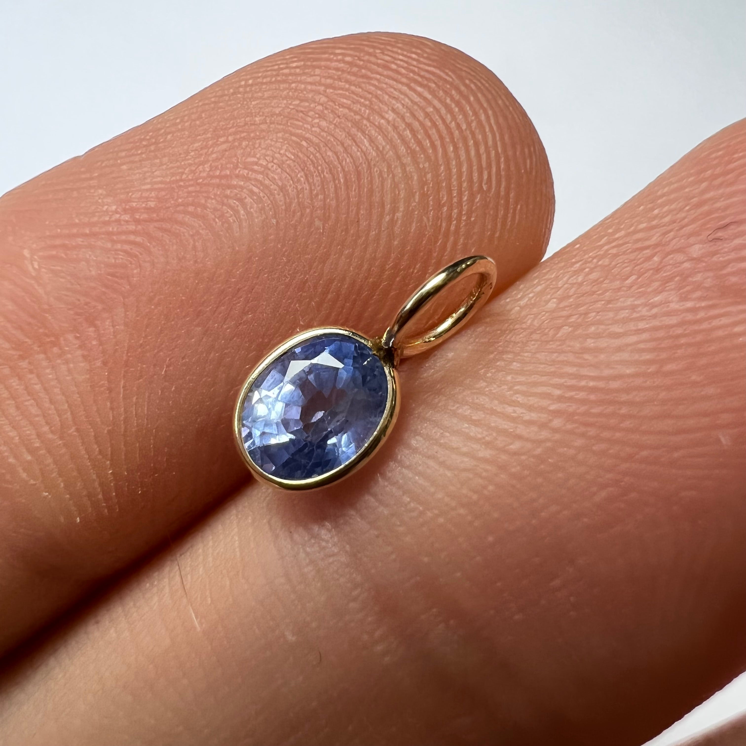 Natural Oval Sapphire 14K Yellow Gold Pendant Charm 11x5mm