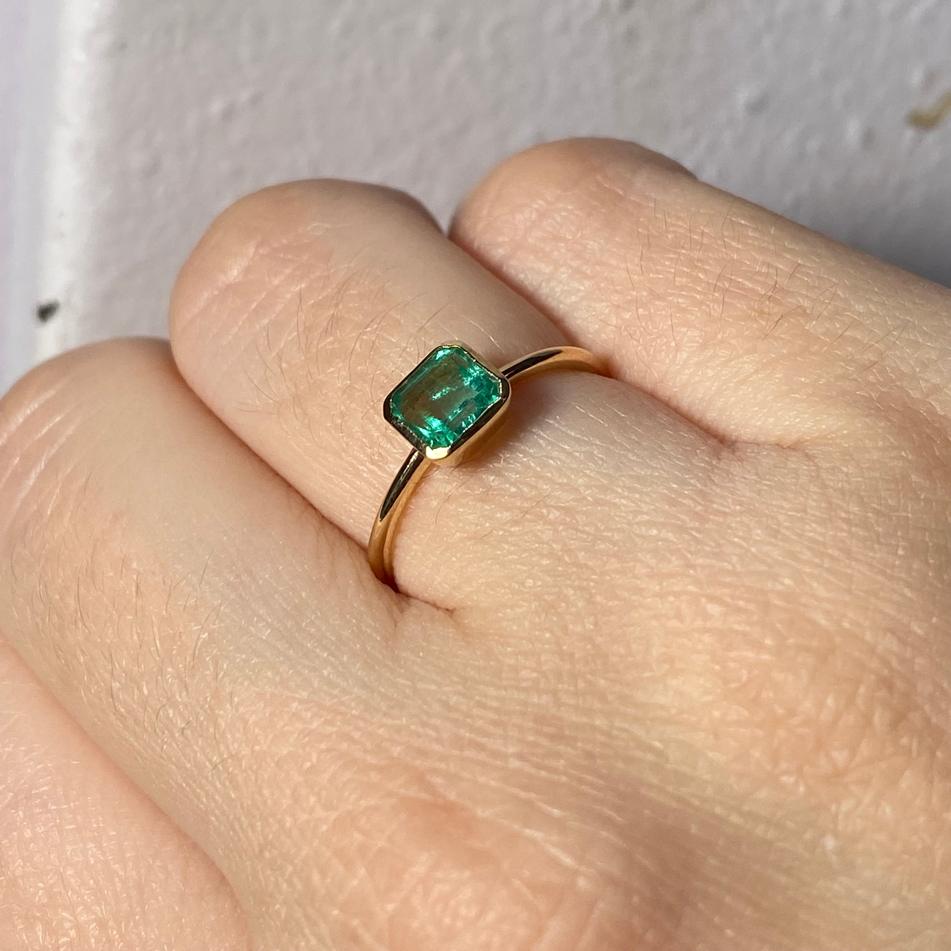 .58CT Colombian Emerald 18K Yellow Gold Solitaire Stacking Ring Size 5