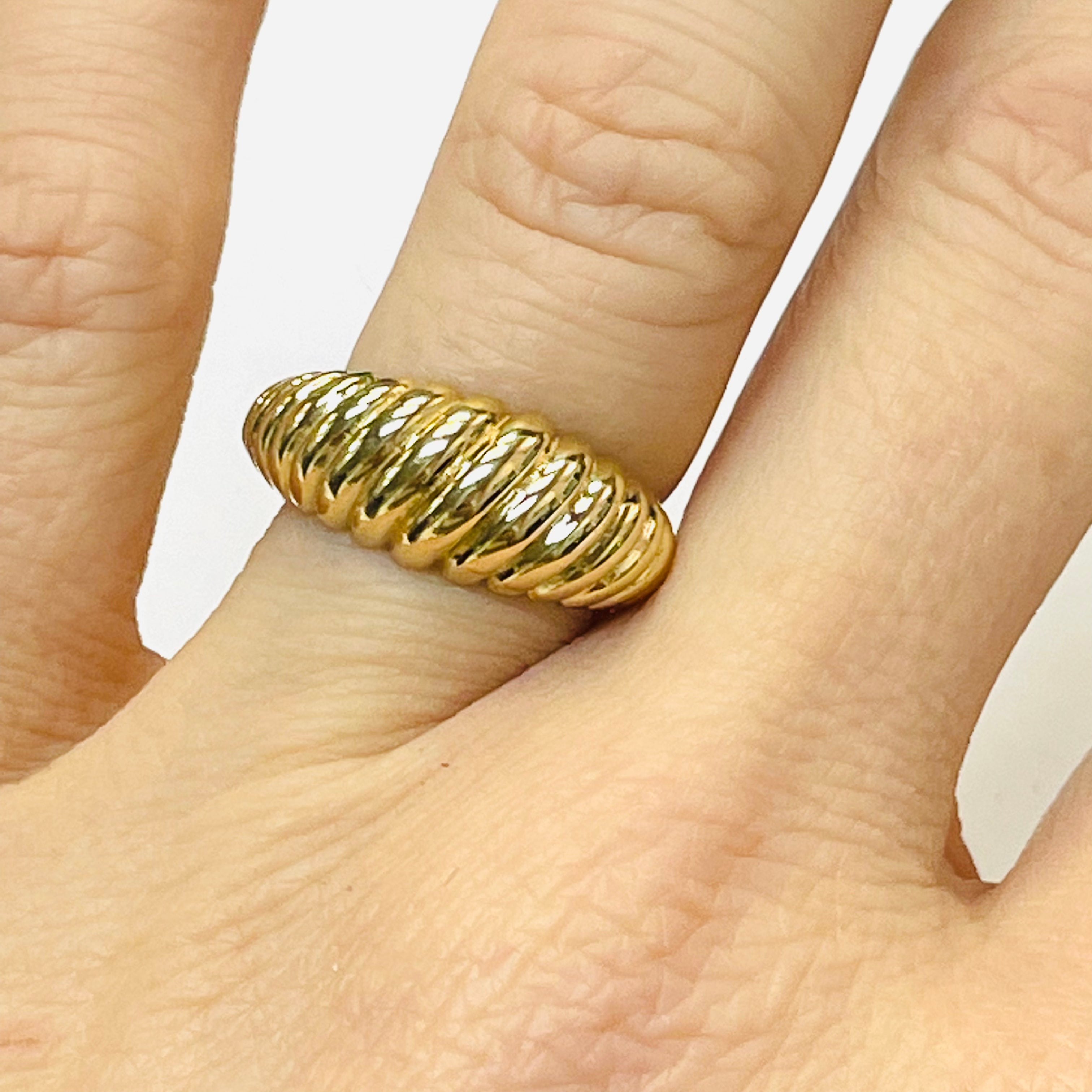 14K Yellow Gold Shrimp Croissant Ring Size 6