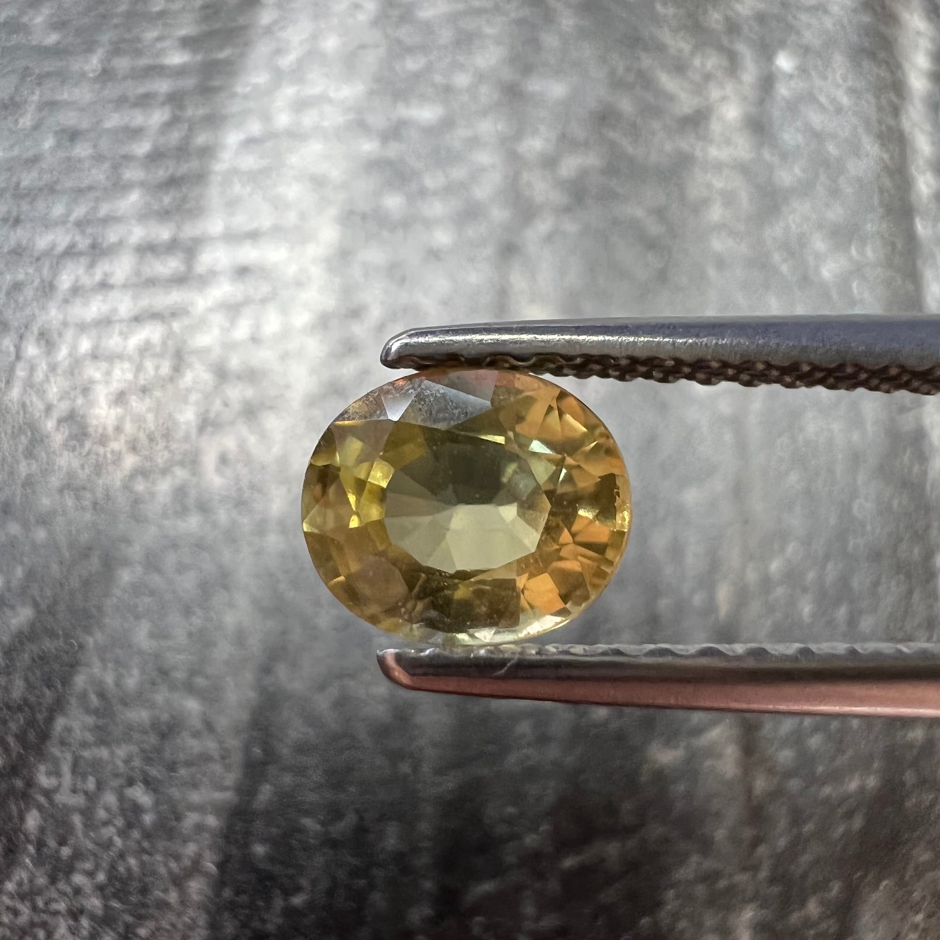 .89CTW Loose Light Yellow Oval Sapphire 6.10x5.15x3.15mm Earth mined Gemstone