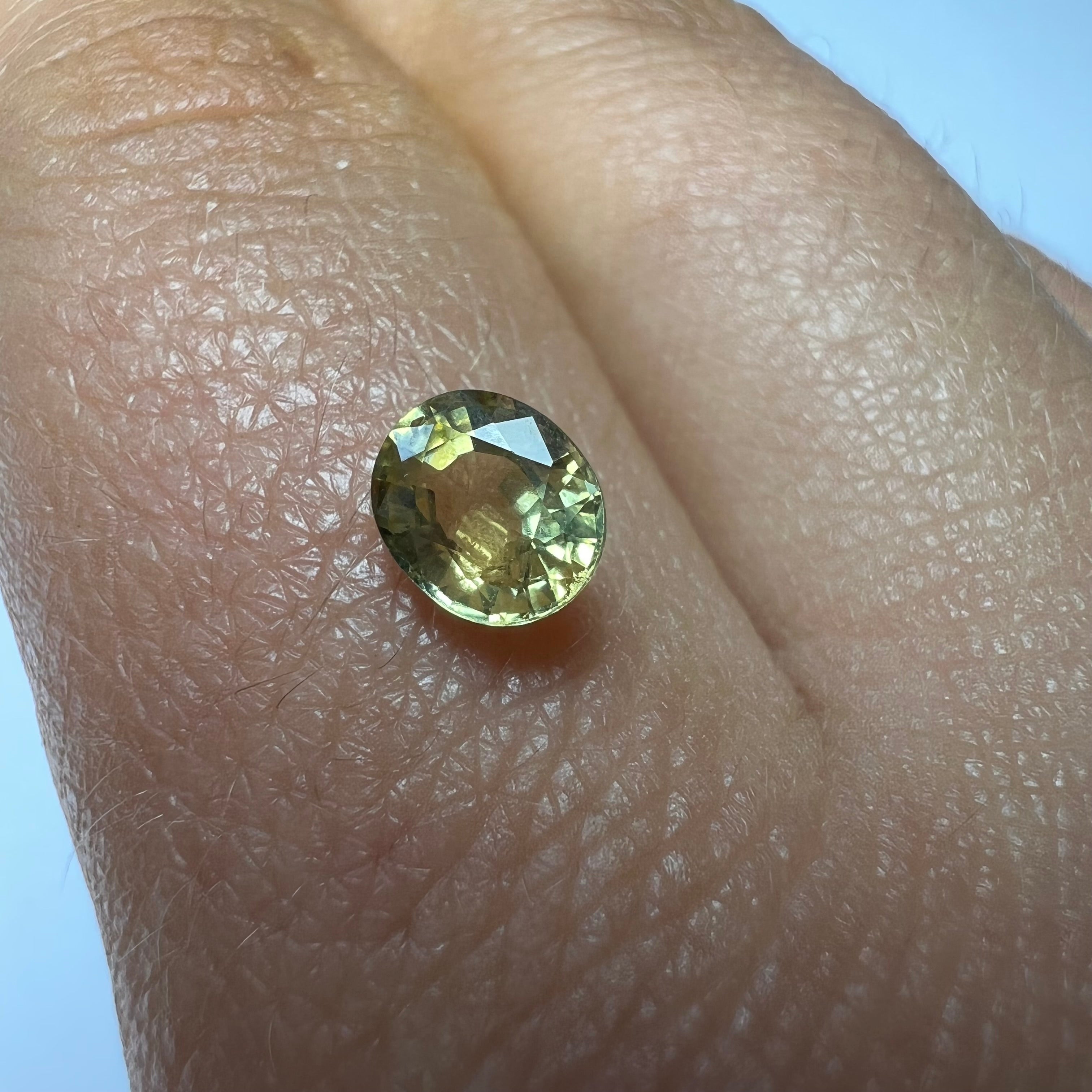 .89CTW Loose Light Yellow Oval Sapphire 6.10x5.15x3.15mm Earth mined Gemstone