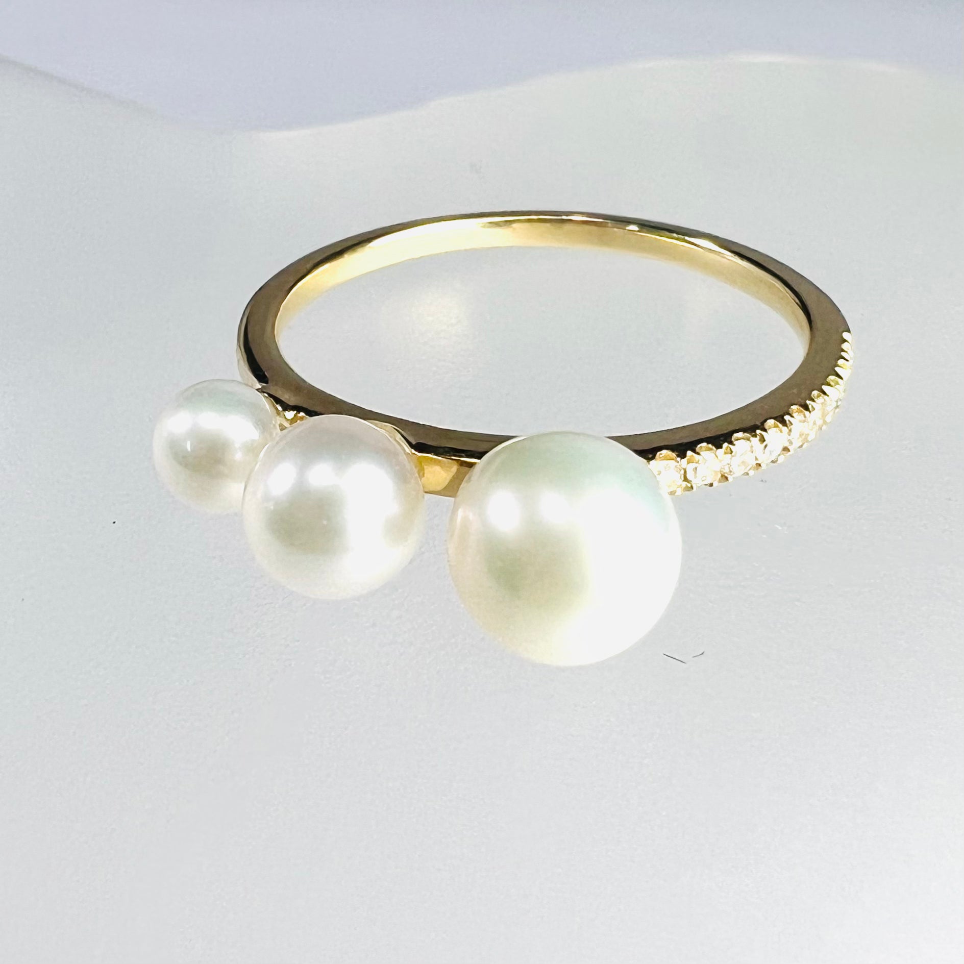 Solid 14K Yellow Gold Pearl & Diamond Ring Size 6.75