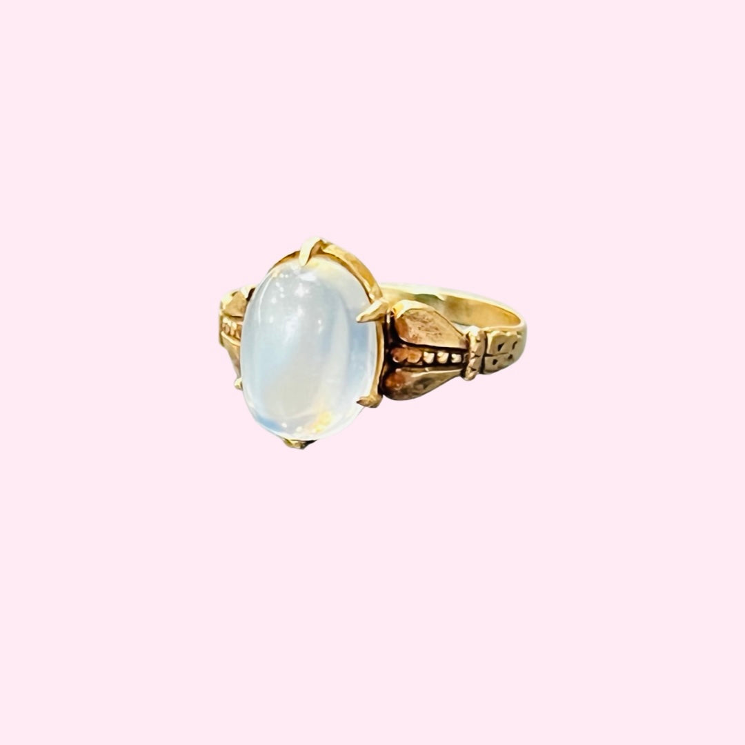 10K Yellow Gold Vintage Moonstone Ring Size 5.25