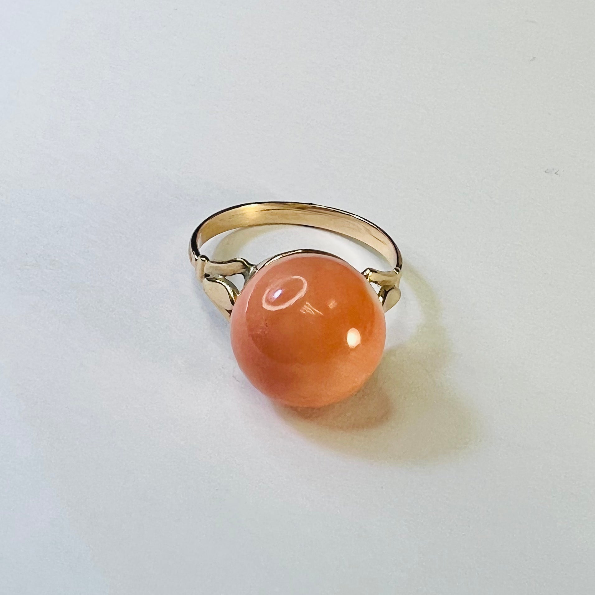 14K Yellow Gold Coral Ring Band Size 6