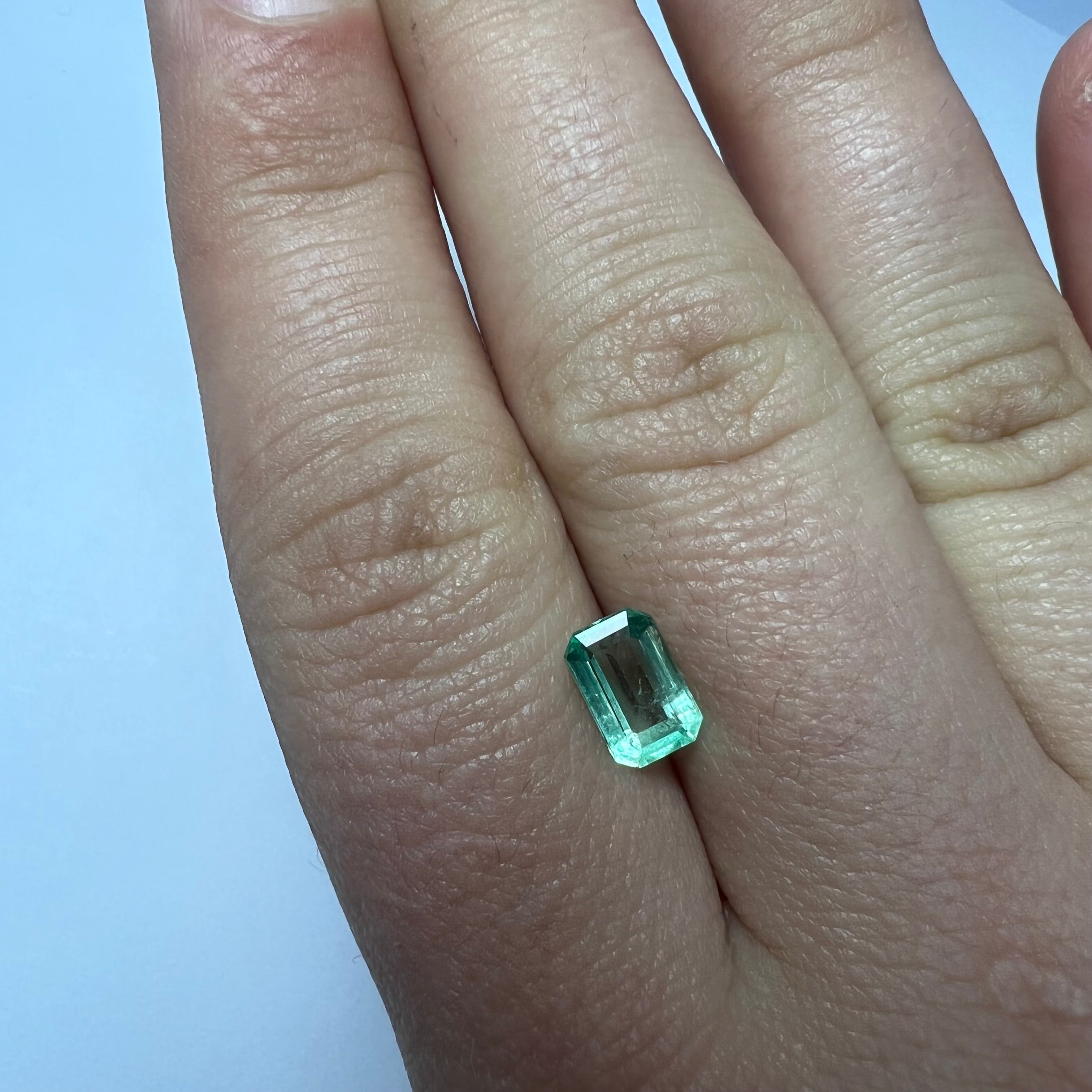 1.23CT Natural Colombian Emerald Loose Rectangle Cut 8.23x5.22x3.50mm