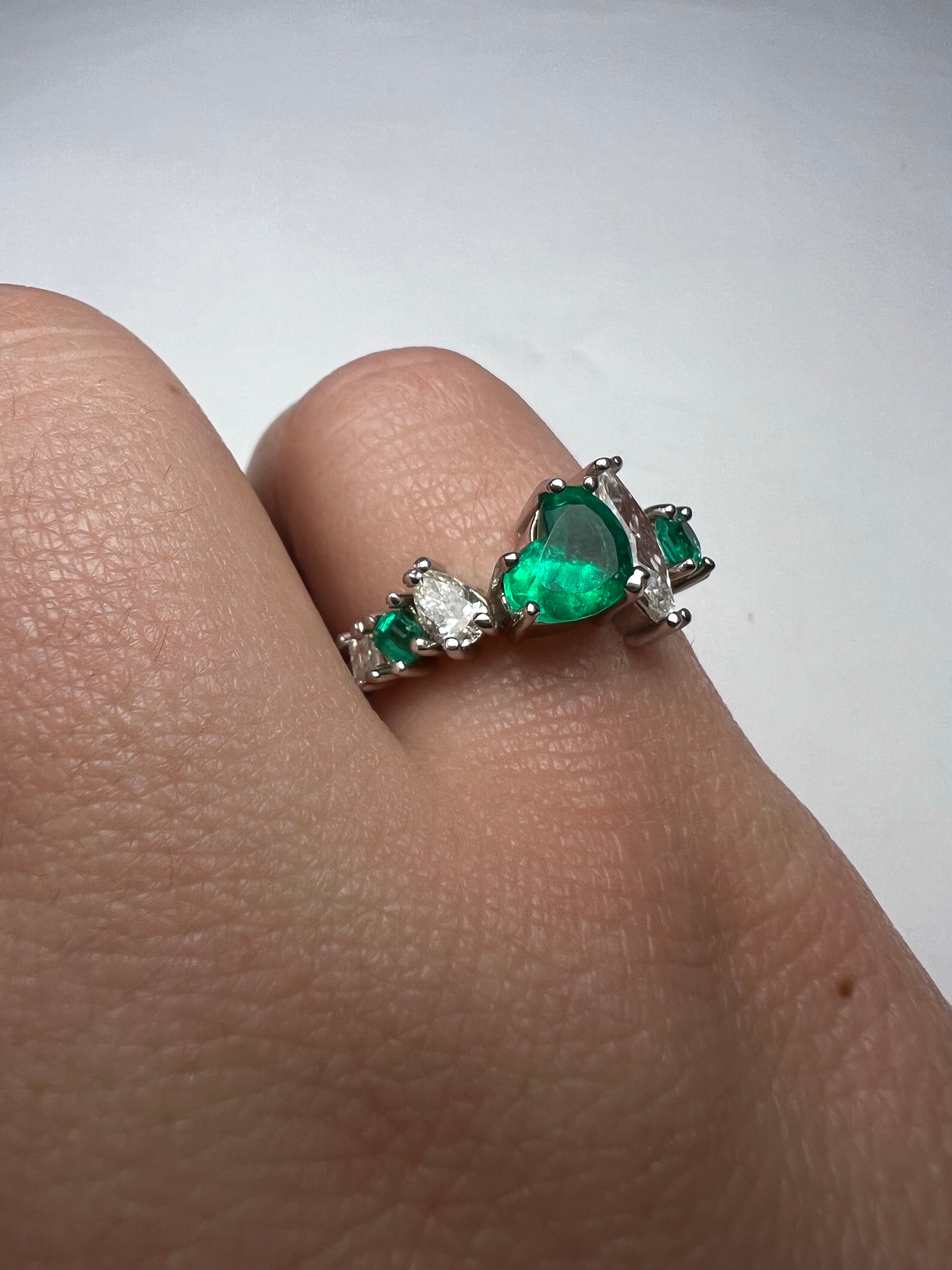 Solid 18K White Gold Multi-shape Diamond and Emerald Ring Band Size 5.5