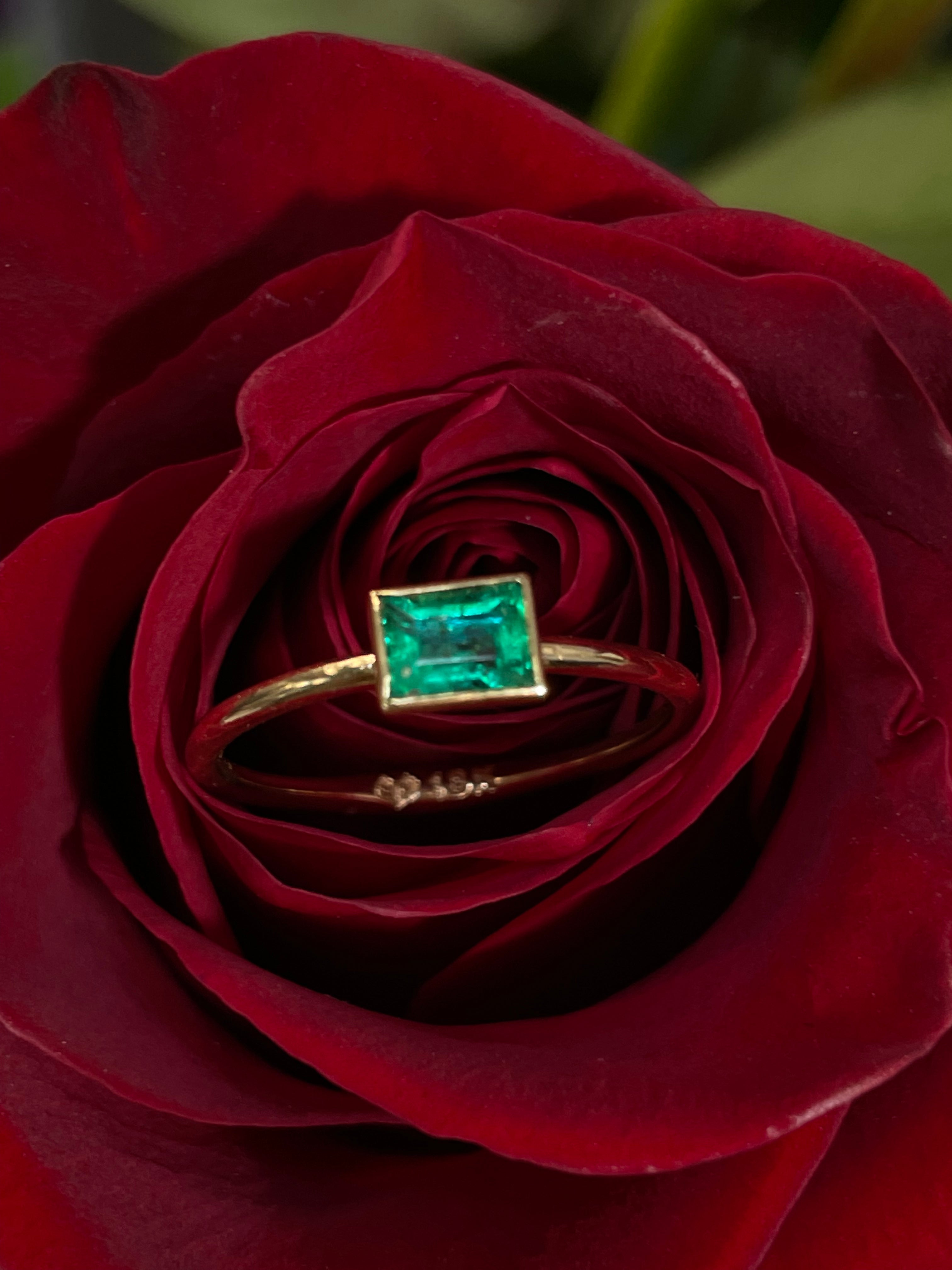 .50CT Natural Colombian Emerald 18K Yellow Gold Ring Size 7