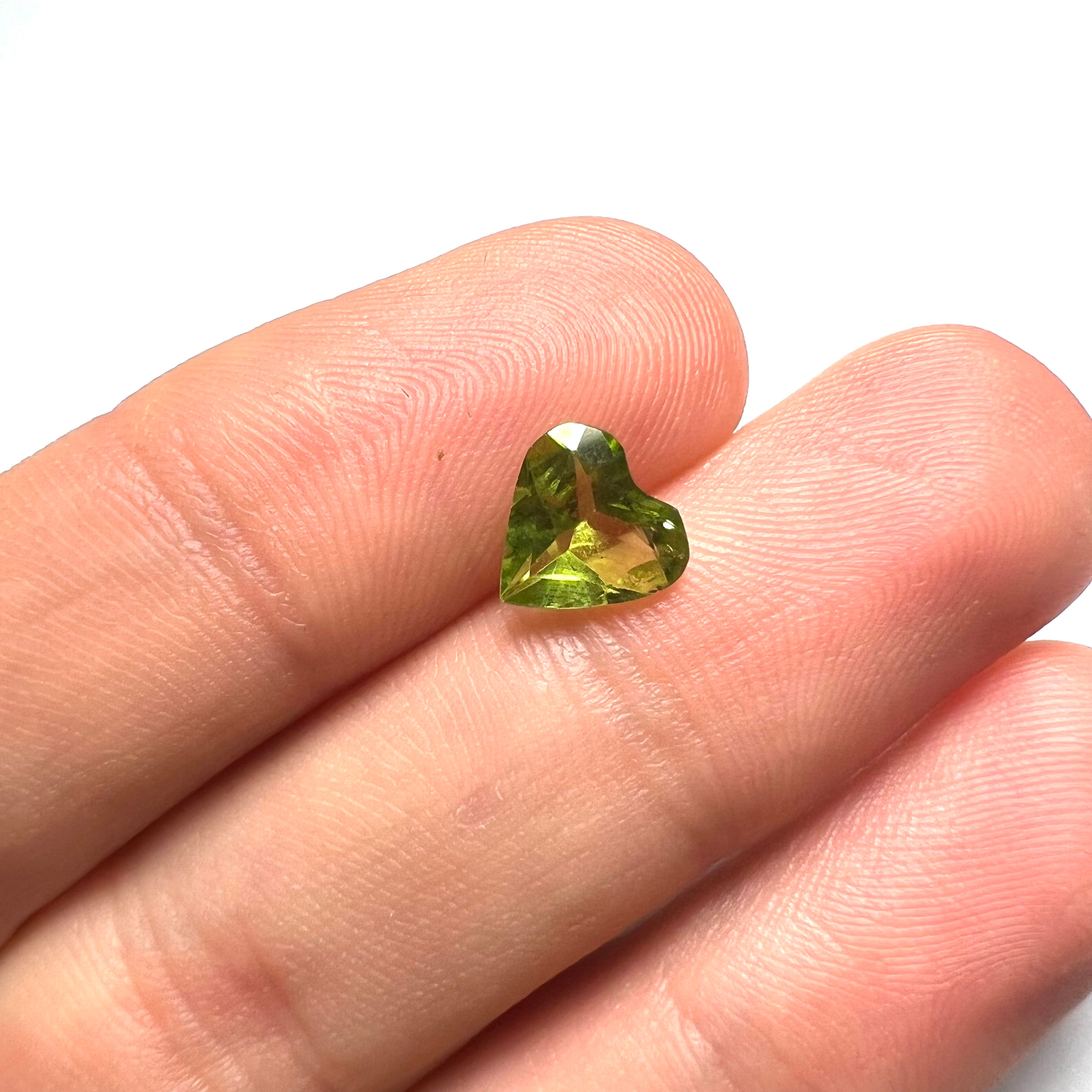 1.4CTW Loose Natural Heart Cut Peridot 7.2x7x4mmmm Earth mined Gemstone