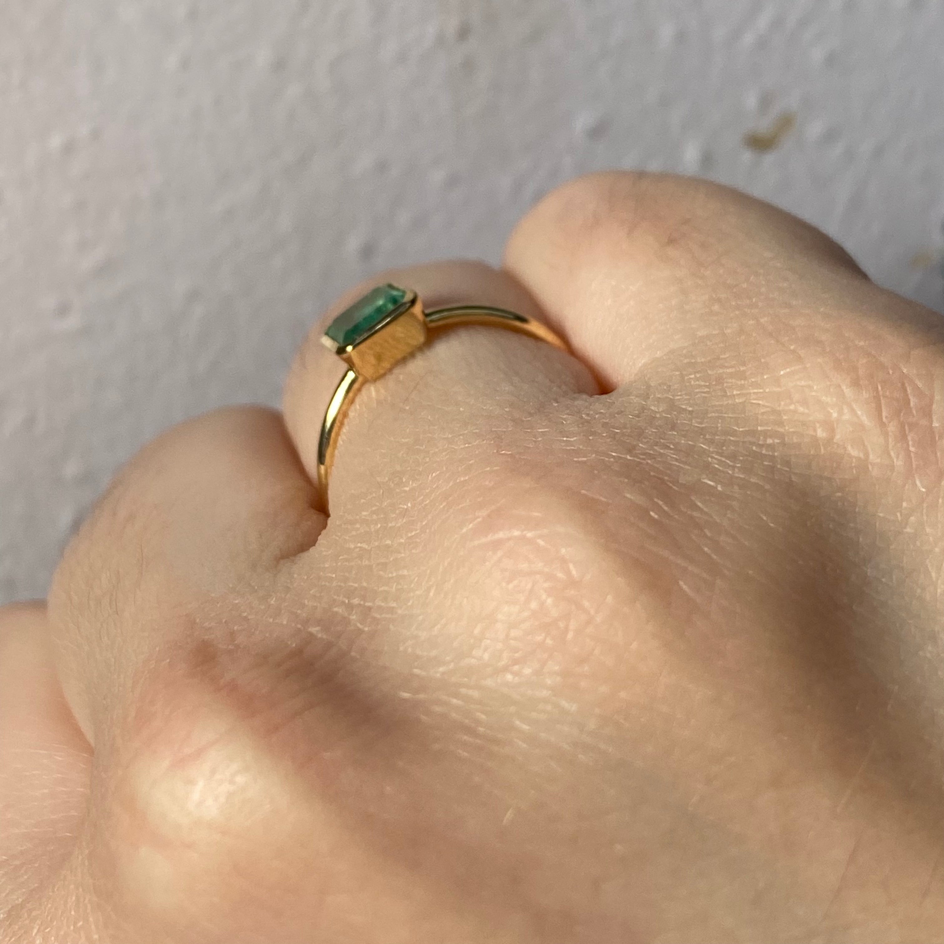 .58CT Colombian Emerald 18K Yellow Gold Solitaire Stacking Ring Size 5