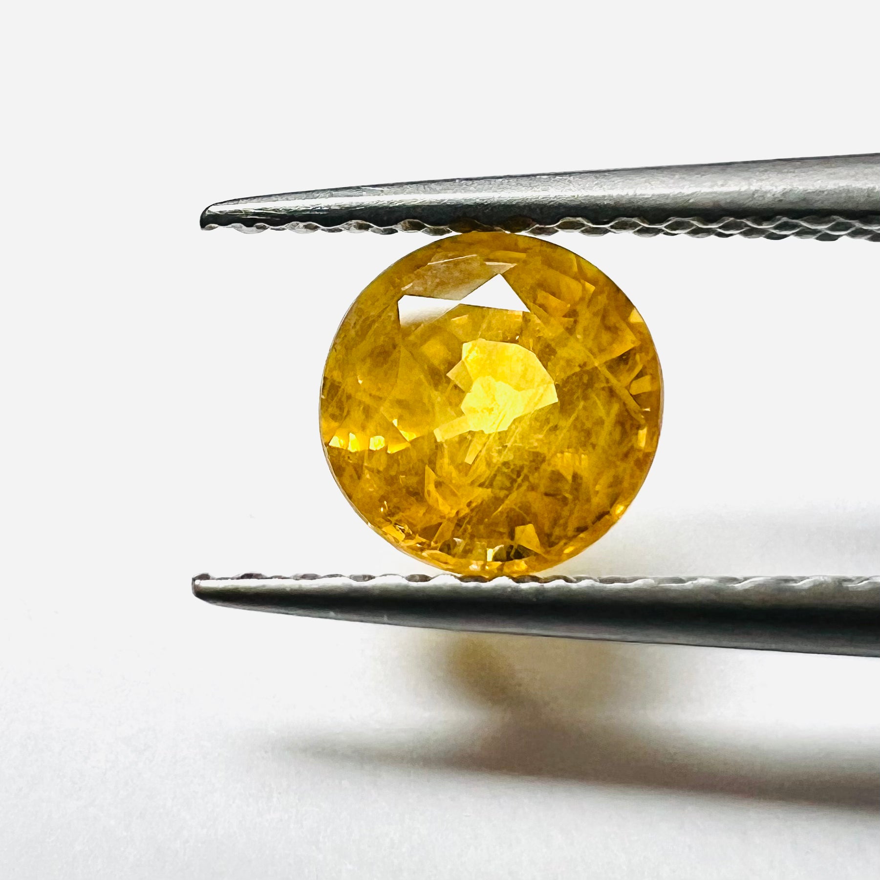 .90CTW Loose Round Yellow Sapphire 5.5x4.5mm Earth mined Gemstone