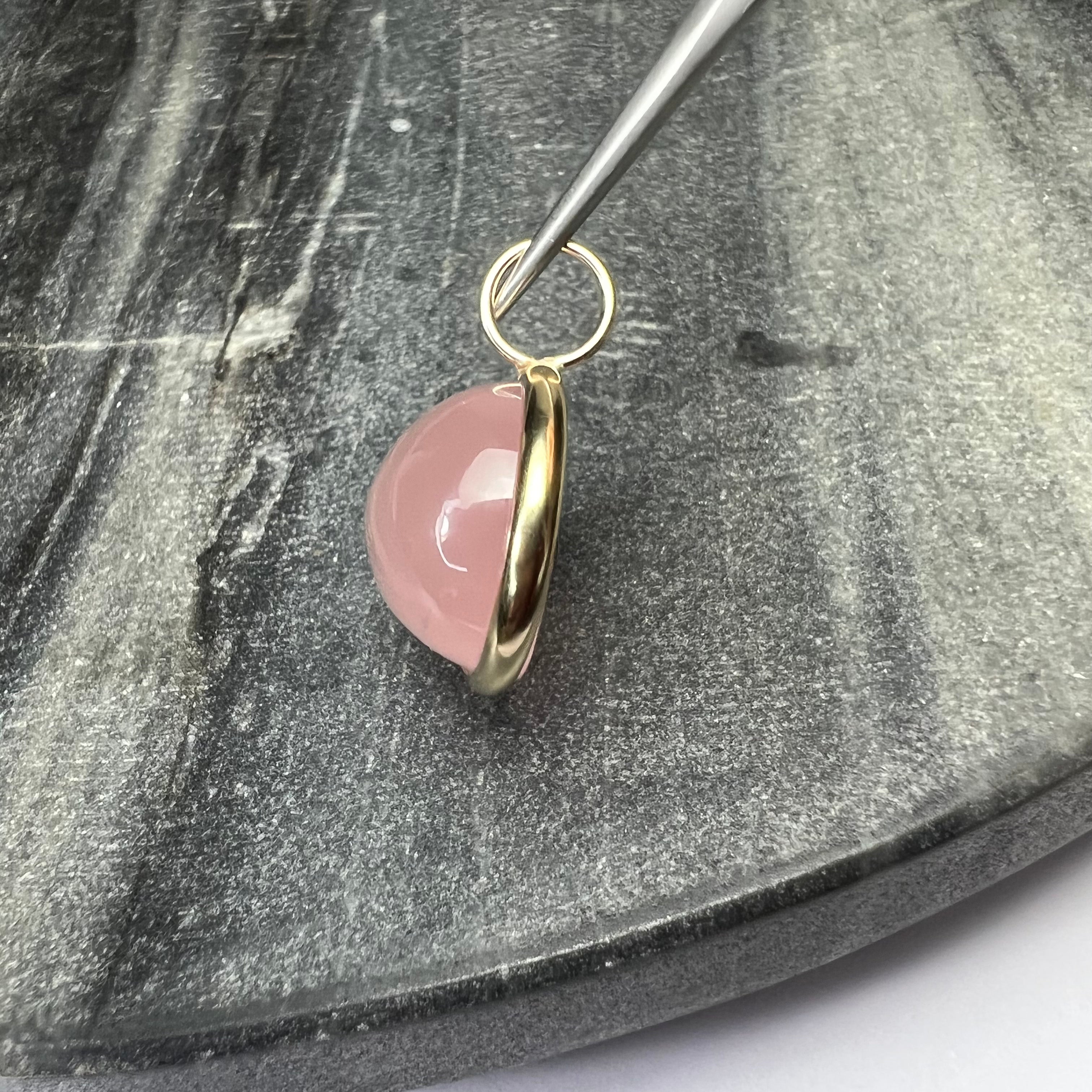 29CT Natural Cabochon Rose Quartz 14K Yellow Gold Pendant Charm 26x23mm