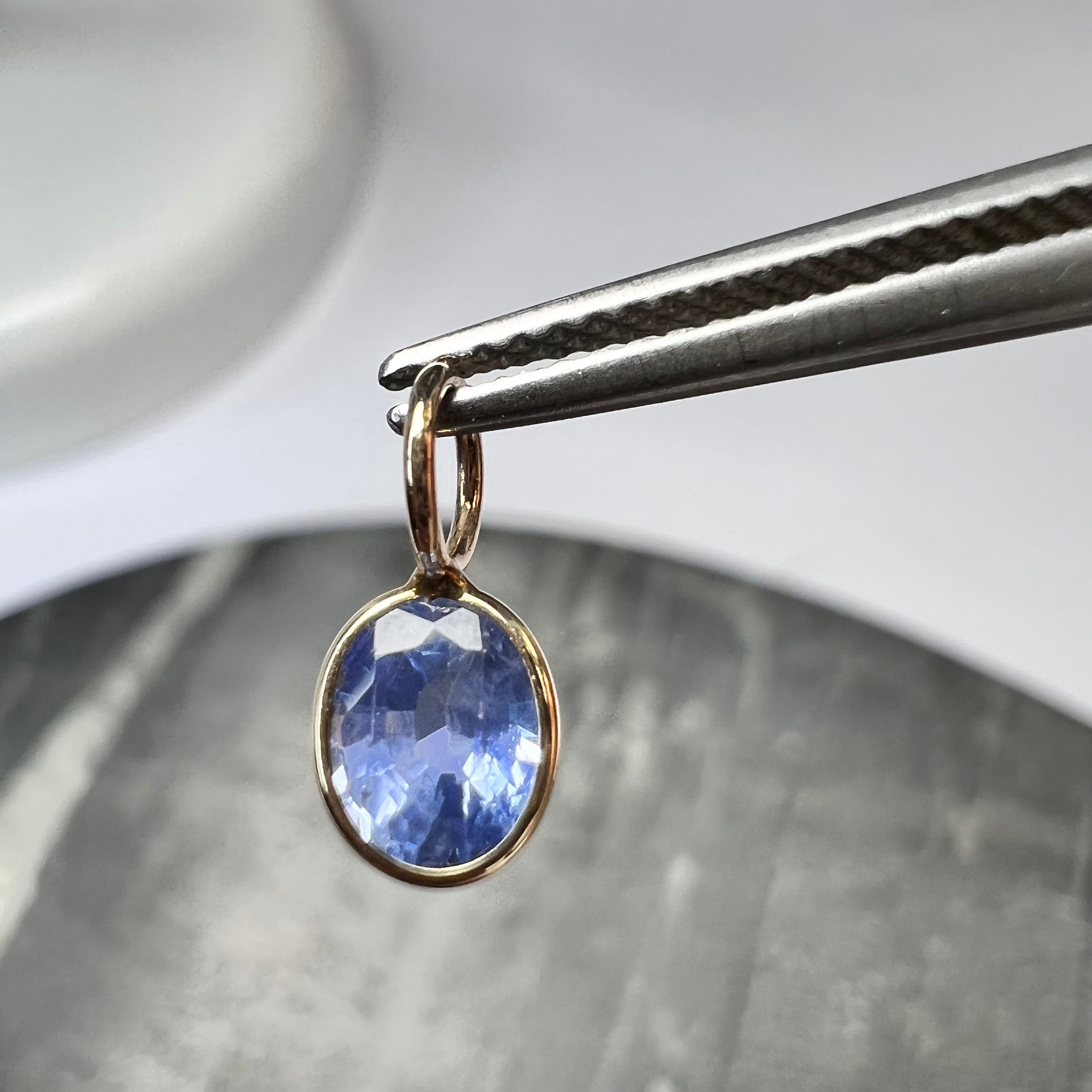 Natural Oval Sapphire 14K Yellow Gold Pendant Charm 11x5mm