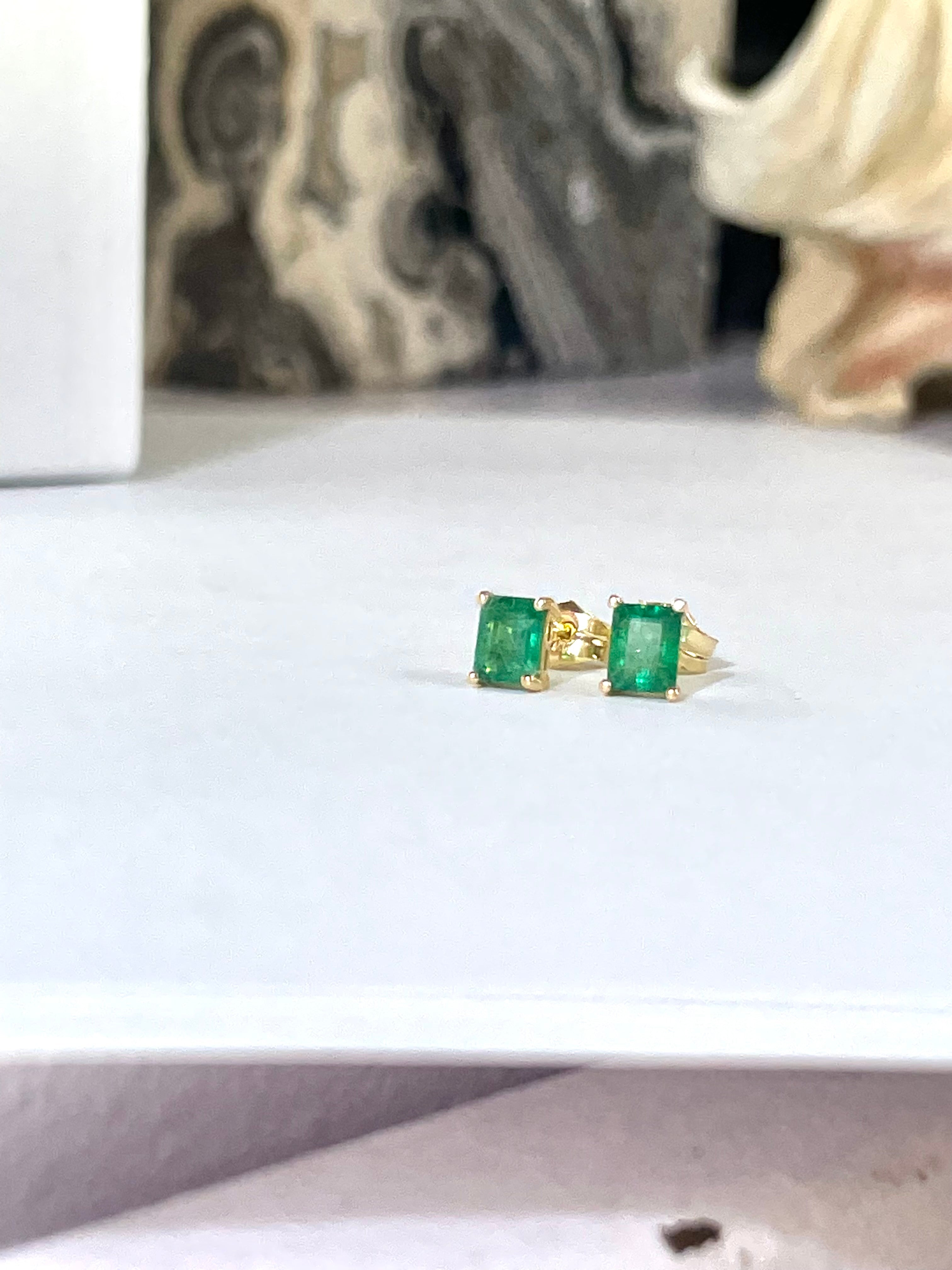 1CT Brazilian Emerald 18K Yellow Gold Stud Earrings
