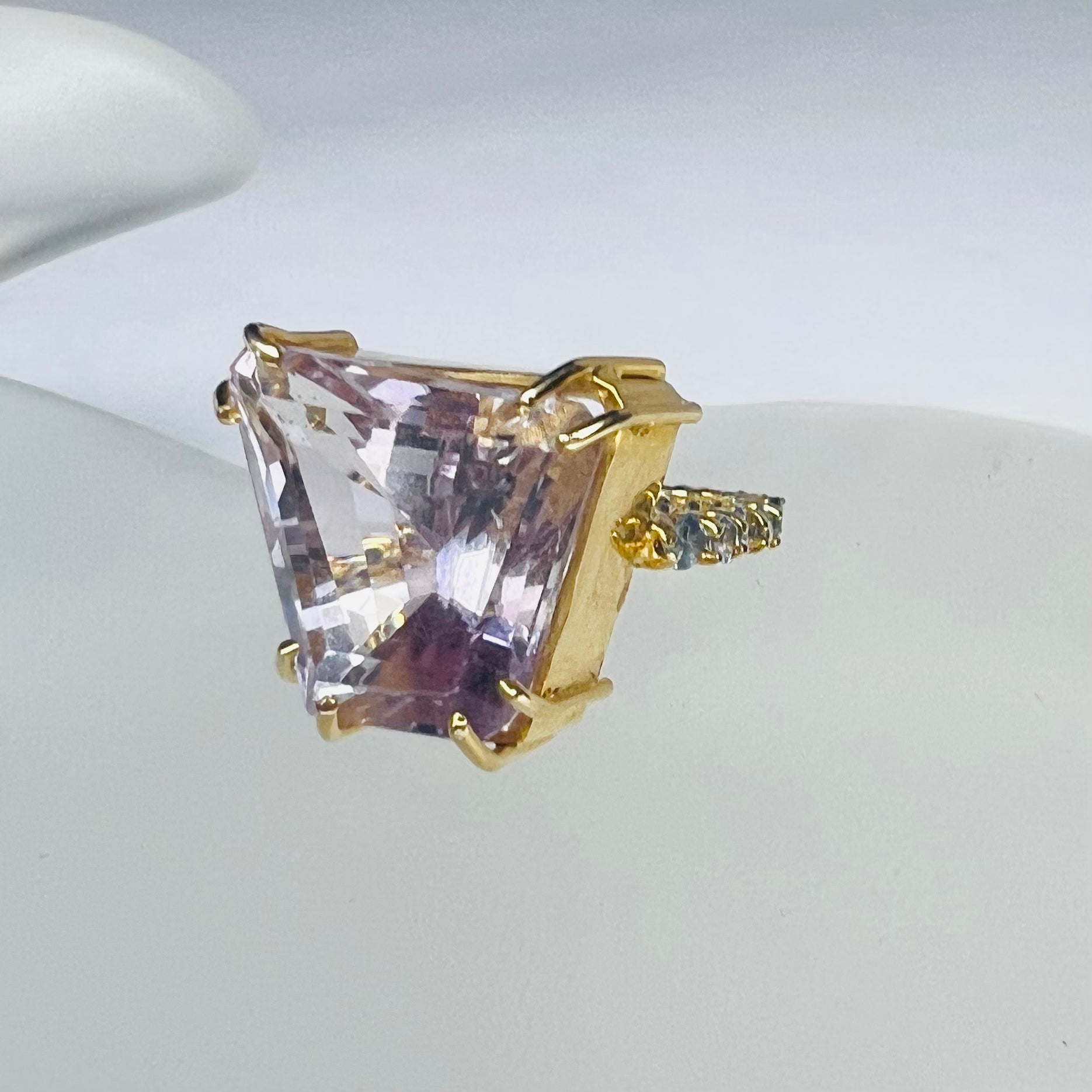 Solid 14K Yellow Gold Large Tapered Kunzite and Sapphire Eternity Ring Size 5