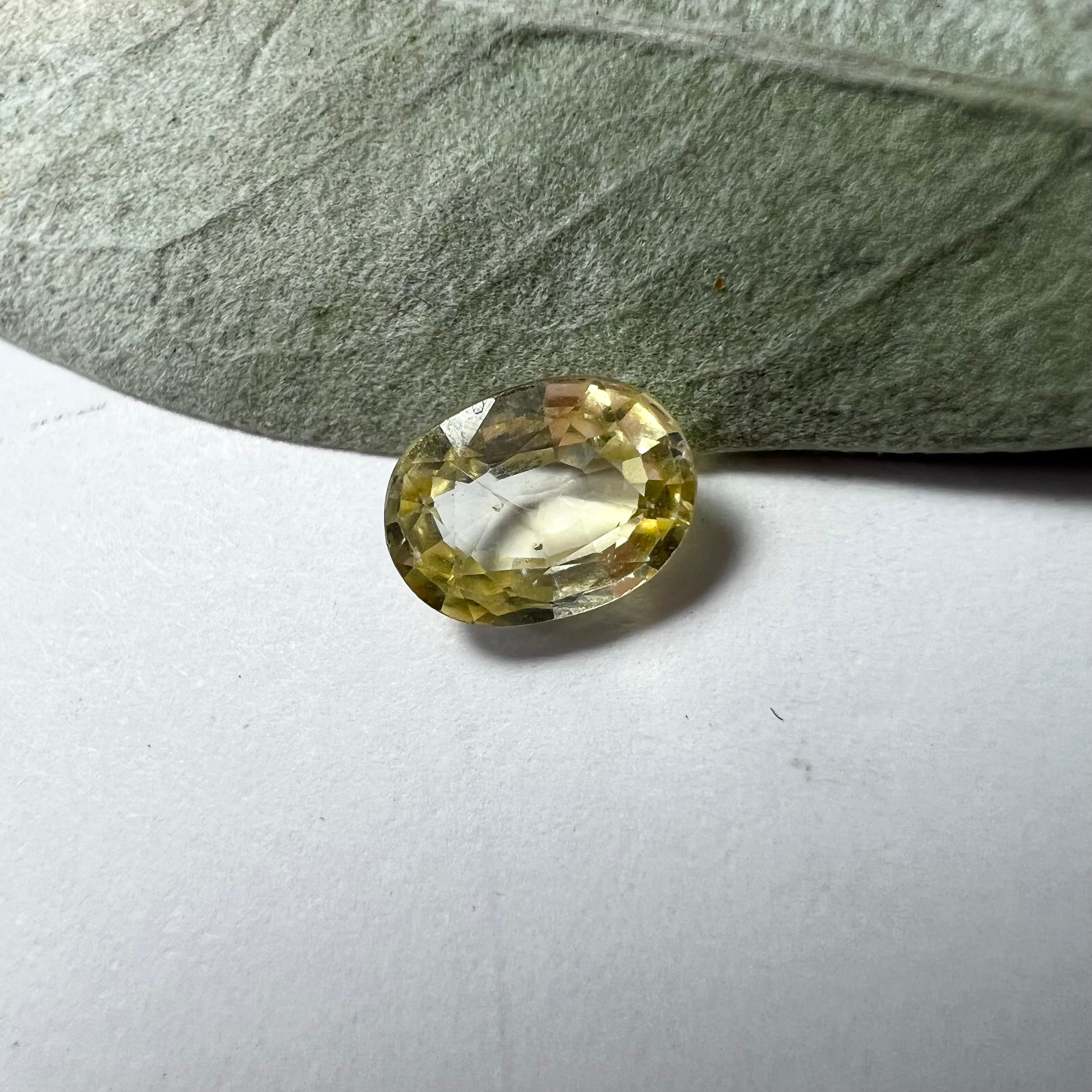 1.29CTW Loose Light Yellow Oval Sapphire 7.50x5.58x3.20mm Earth mined Gemstone