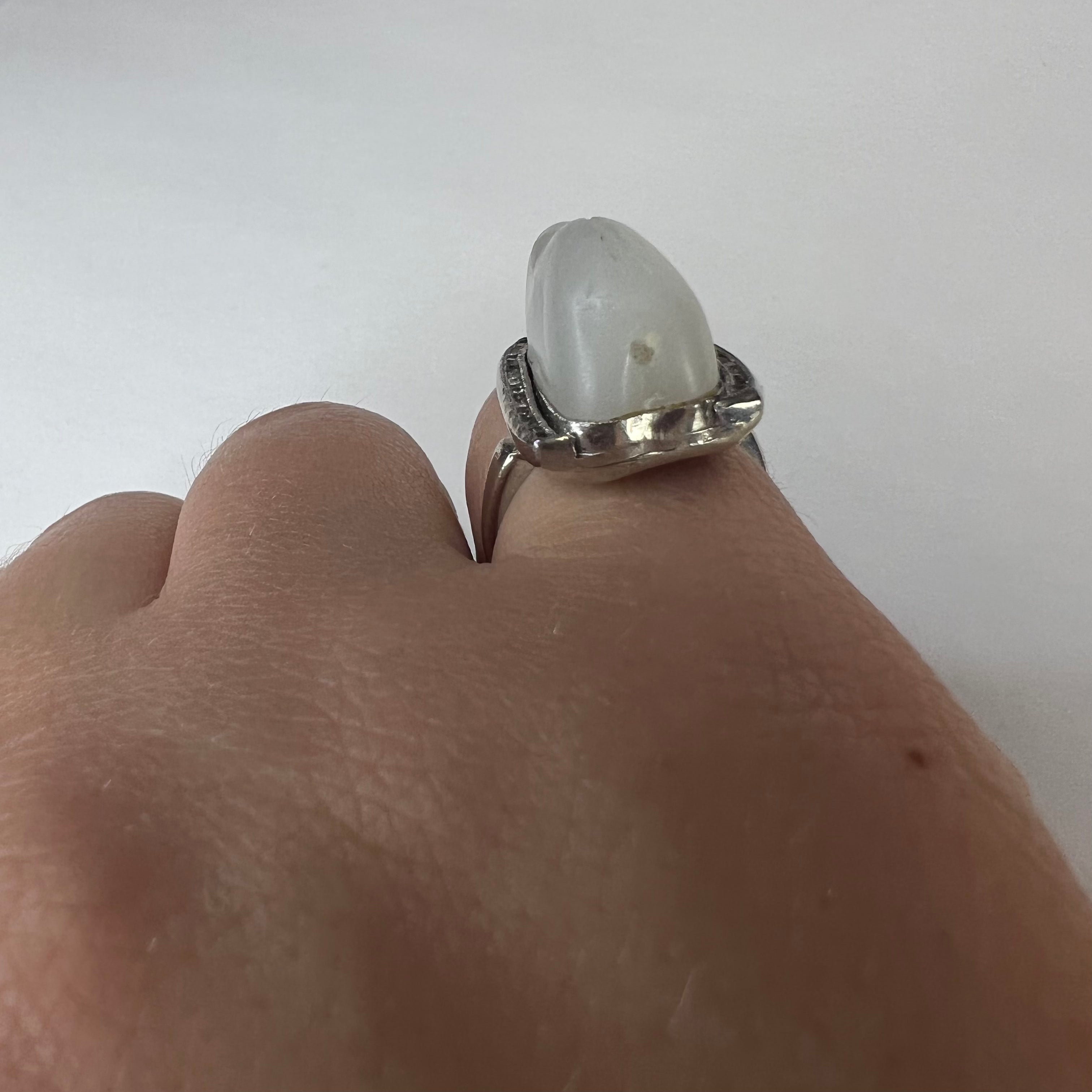 Antique 14K White Gold Carved Bunny White Jade with Diamond Ring Size 5.5