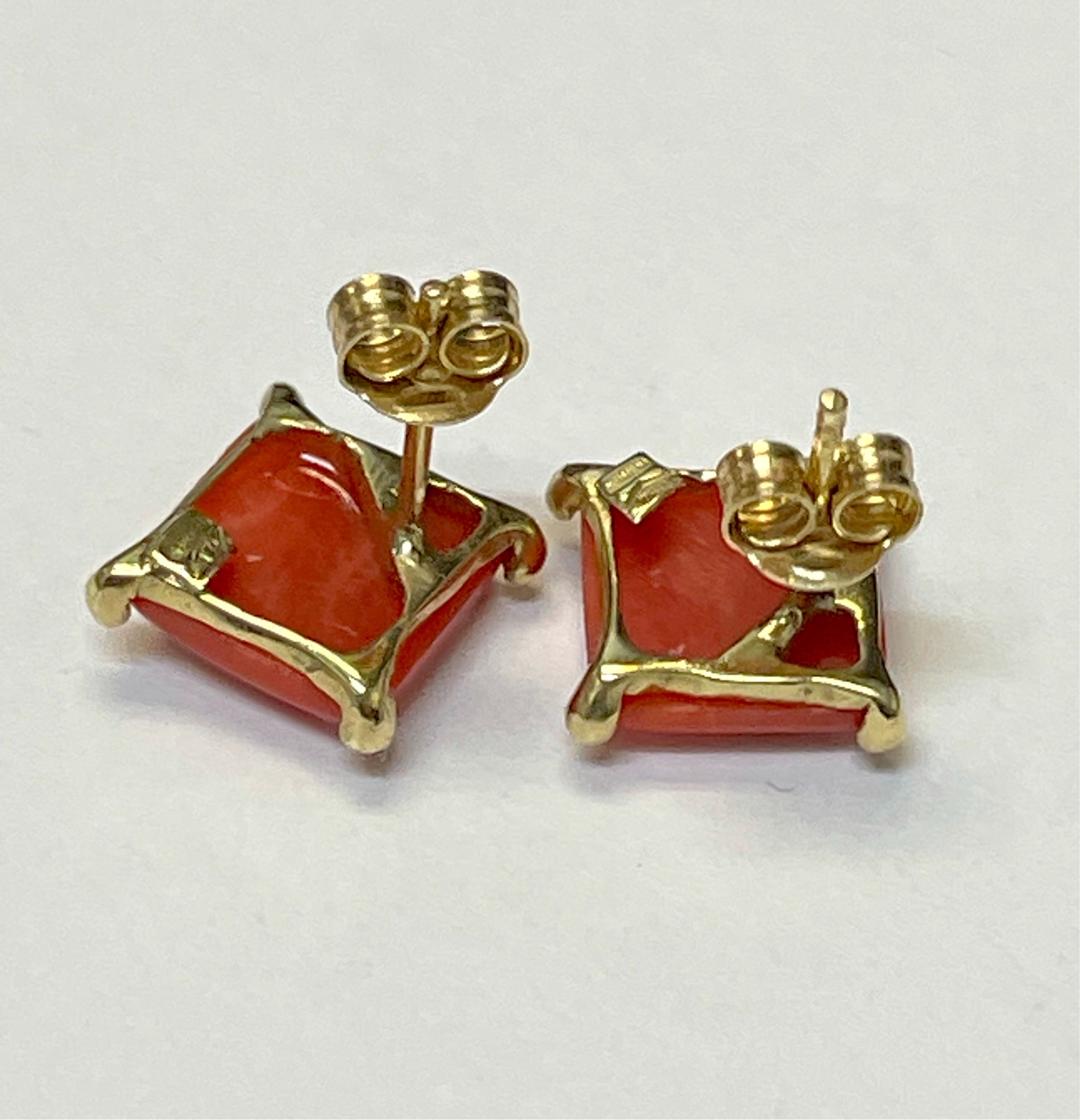 10x10mm Natural Untreated Red Coral Earrings 18K Yellow Gold