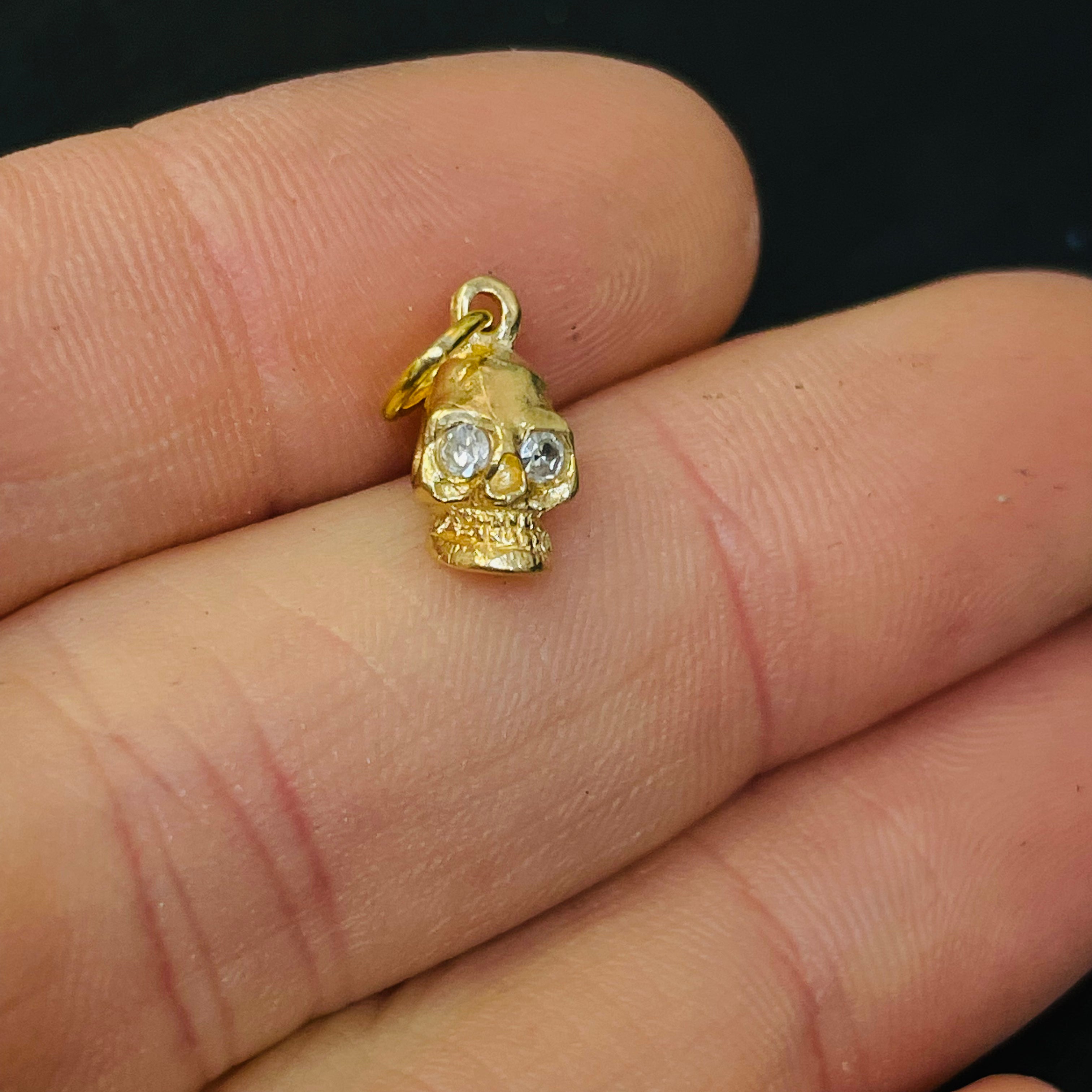 18K Yellow Gold Natural Diamond Eye Skull Charm Pendant