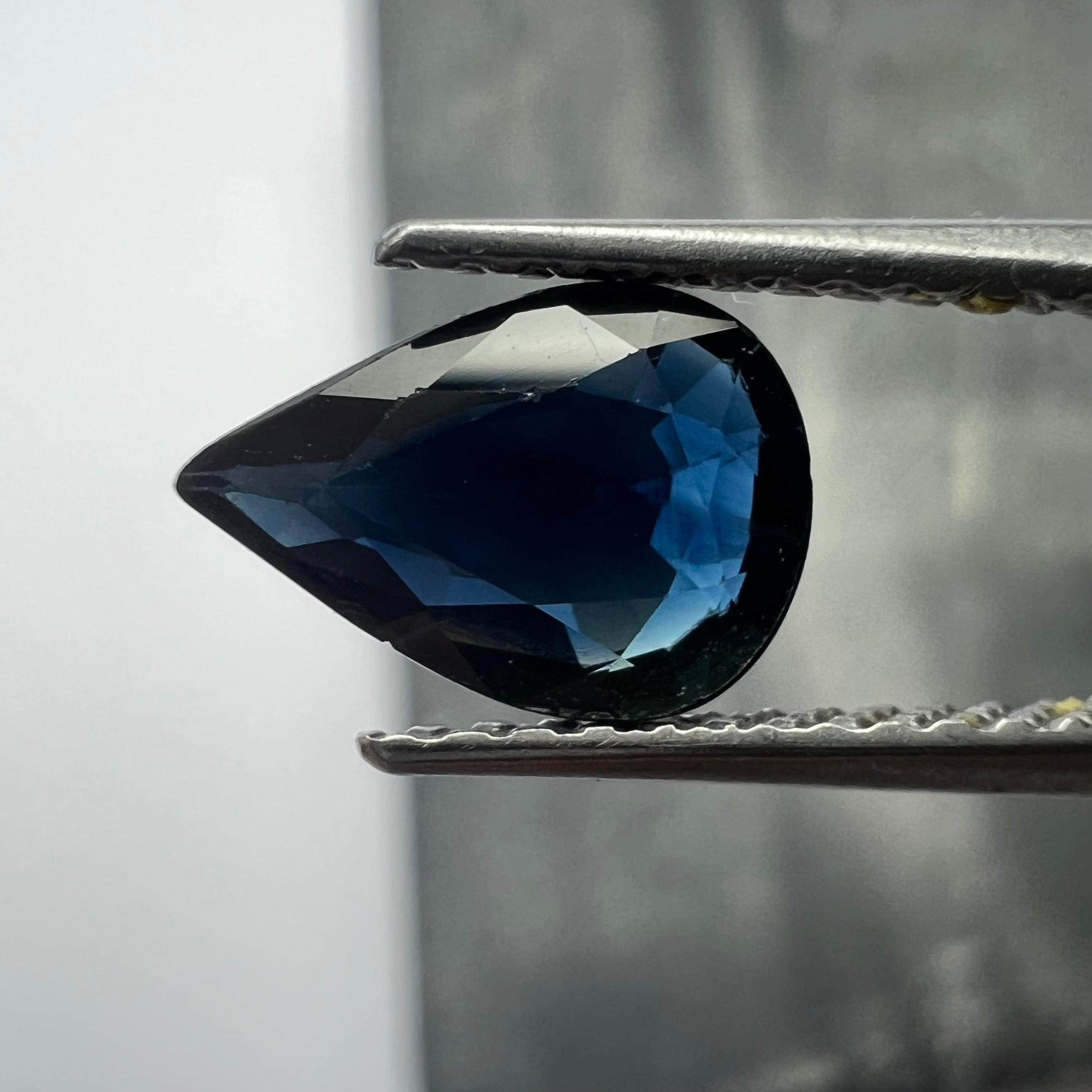 .96CTW Loose Pear Shape Sapphire 8.1x5.6x2.5mm Earth mined Gemstone