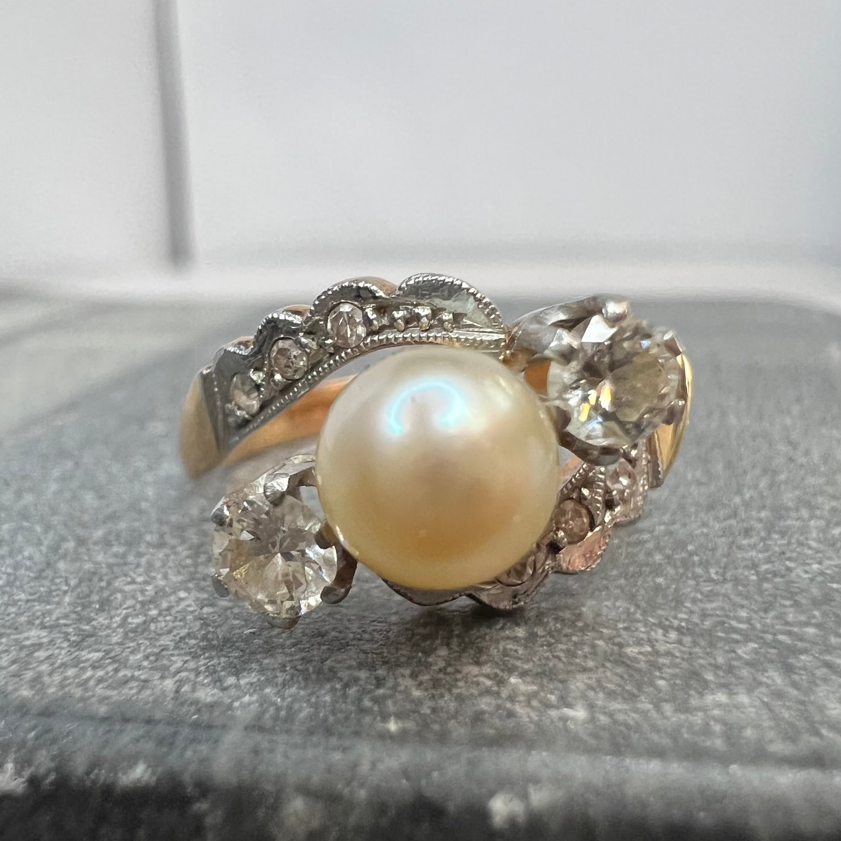 Solid 18K Yellow Gold Art Deco Diamond and Pearl Ring Band Size 7