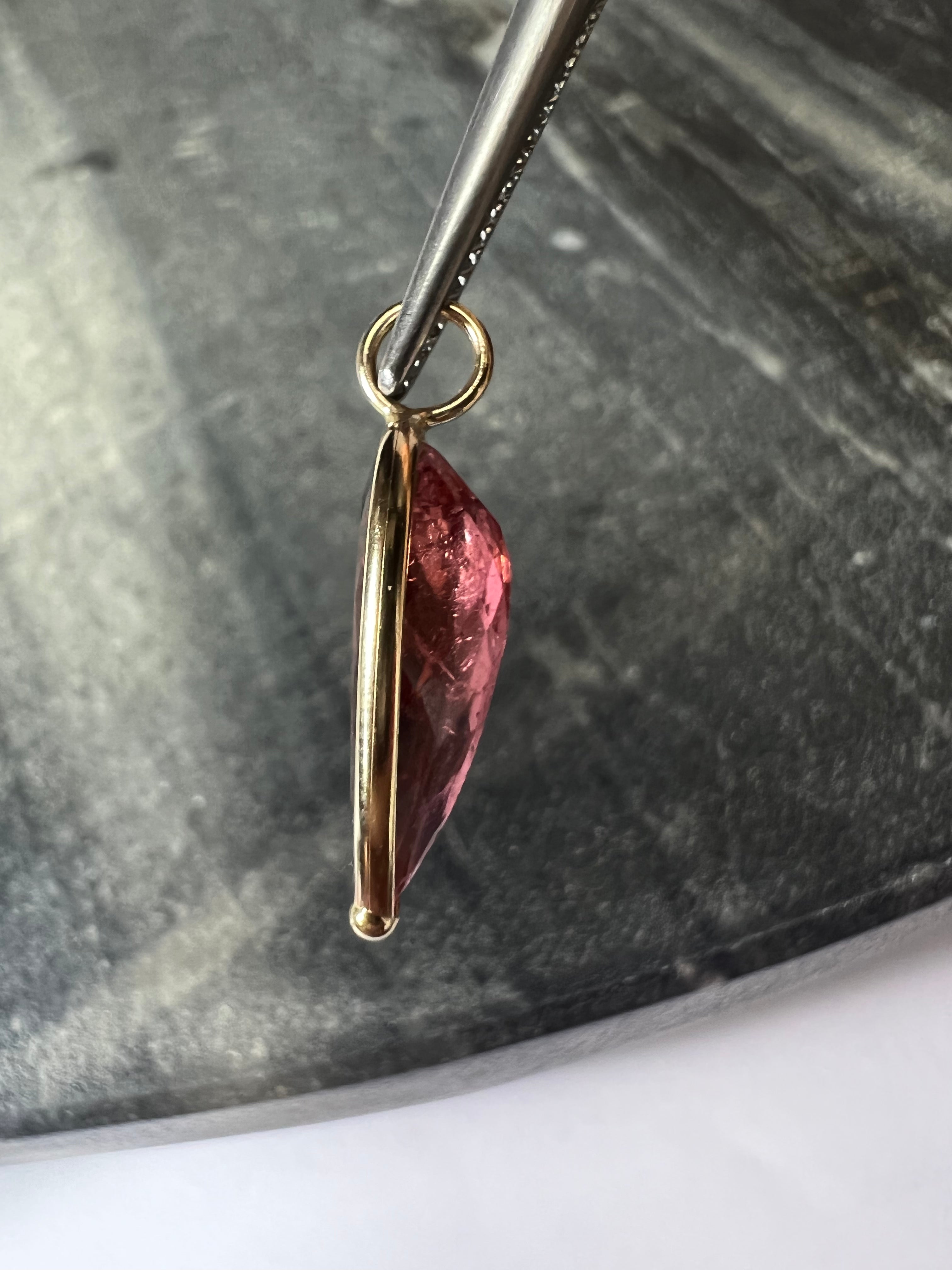 3CT Natural Pink Pear Tourmaline 14K Yellow Gold Pendant Charm 20x8mm